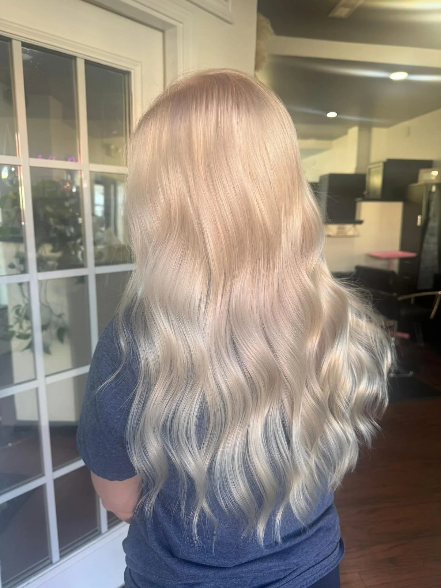 ✨Beautiful coconut cream blonde.  Created by Elizabeth @___hair.by.liz_