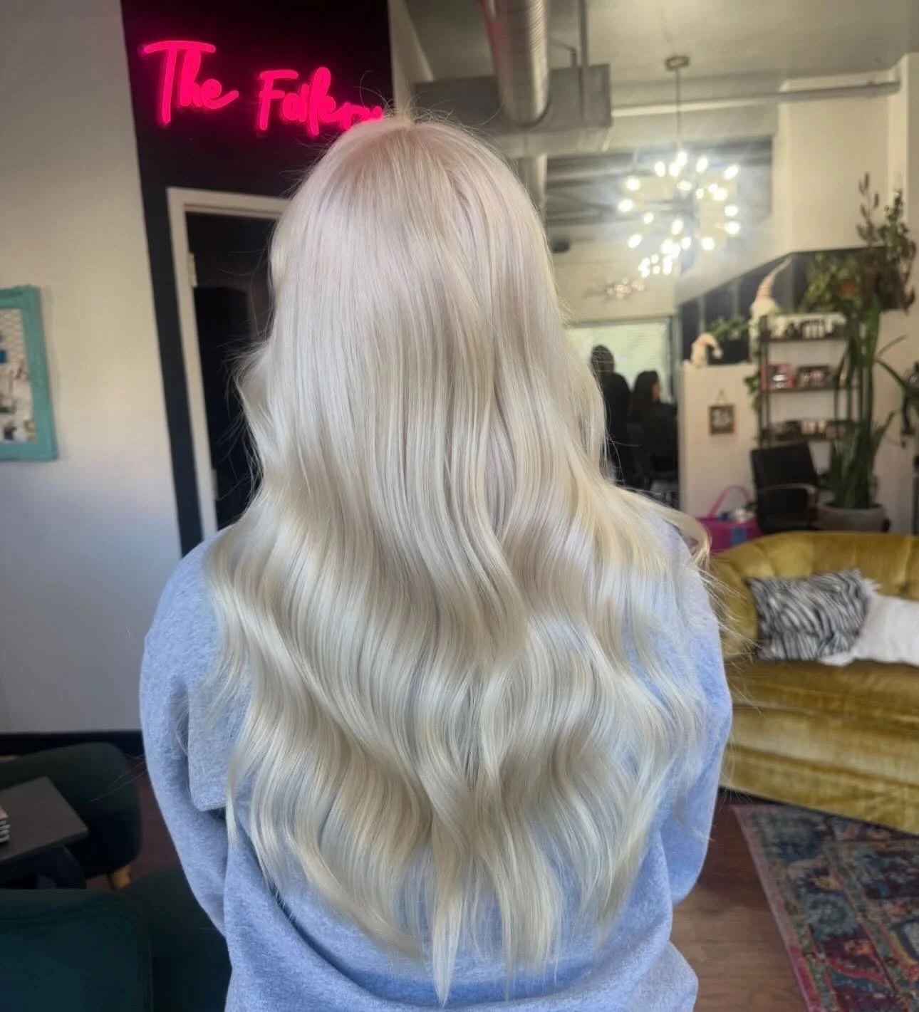 🤍Stunning platinum blonde created by Elizabeth @___hair.by.liz_ ❄️