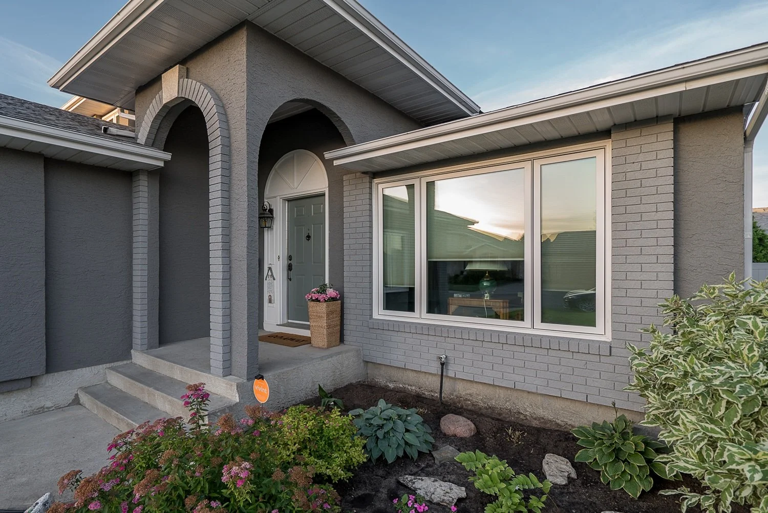 Vipeq Cork Spray in Charcoal and Light Grey Thermal CorkShield on Brick