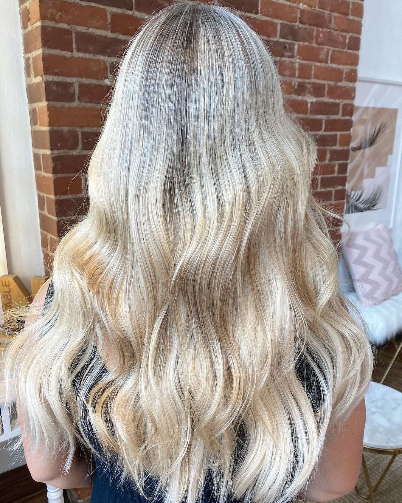 blonde babylites &amp; hair halo @casskula 🤍 by our senior blonde specialist @brittanyhergott