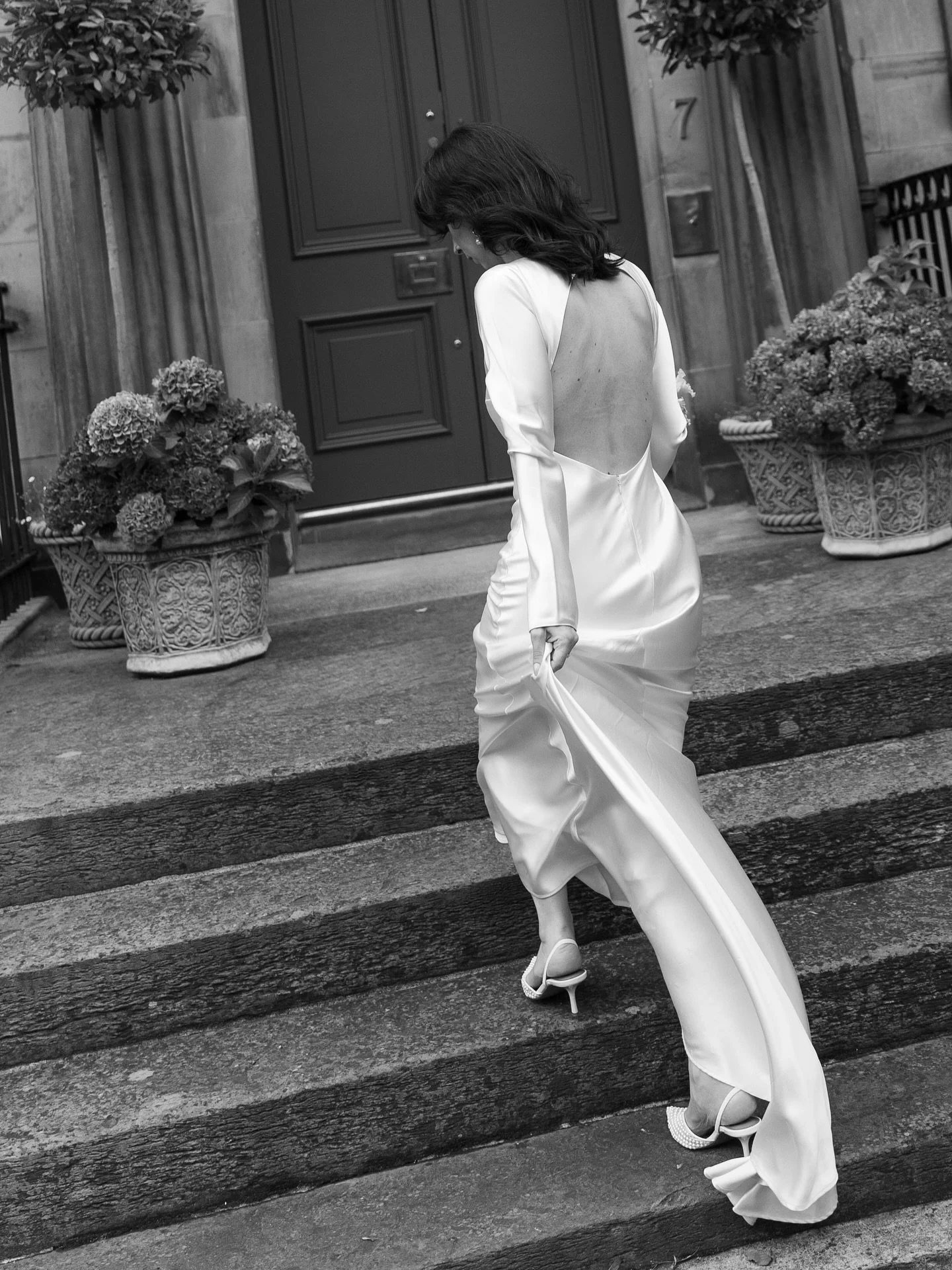 Forever obsessed with this day and these cool cats. 🤍
.
.
Photographer @meggymacphotography 
Content Creator @sonacontentcreation 
Florals @snapdragonedinburgh 
Celebrant @lucycargillcelebrant 
Getting Ready @thehoxtonhotel 
Ceremony @collective_edi