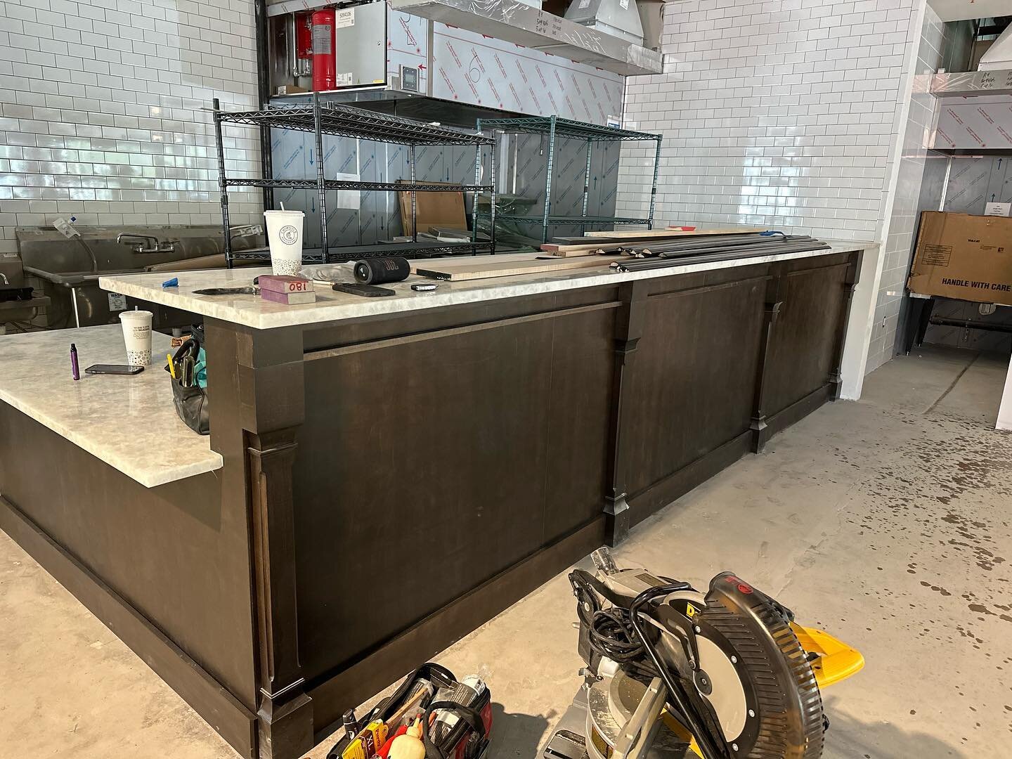 Our booth in midtown is coming together beautifully! Can&rsquo;t wait for the finishing touches. 🍔 Coming soon to Conservatory Midtown | 606 Dennis St.