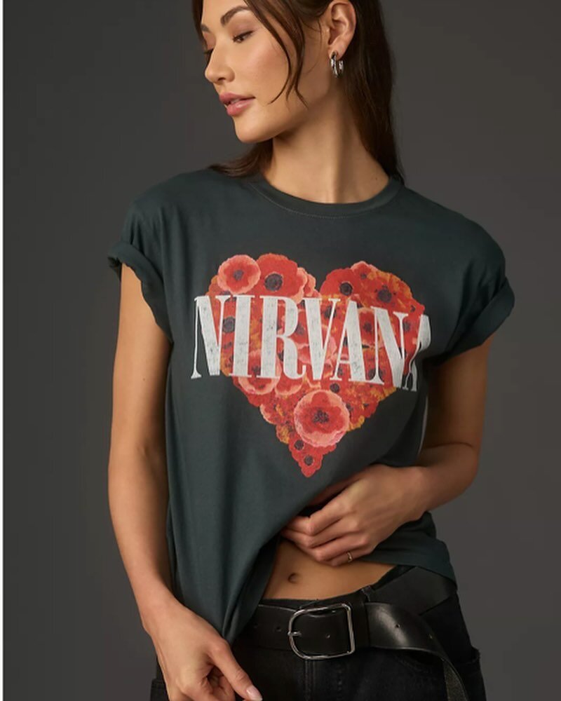 LetLuv Nirvana Poppies tee @anthropologie #nirvana #grunge #rocknroll #poppies #heartshapedbox #bandtees