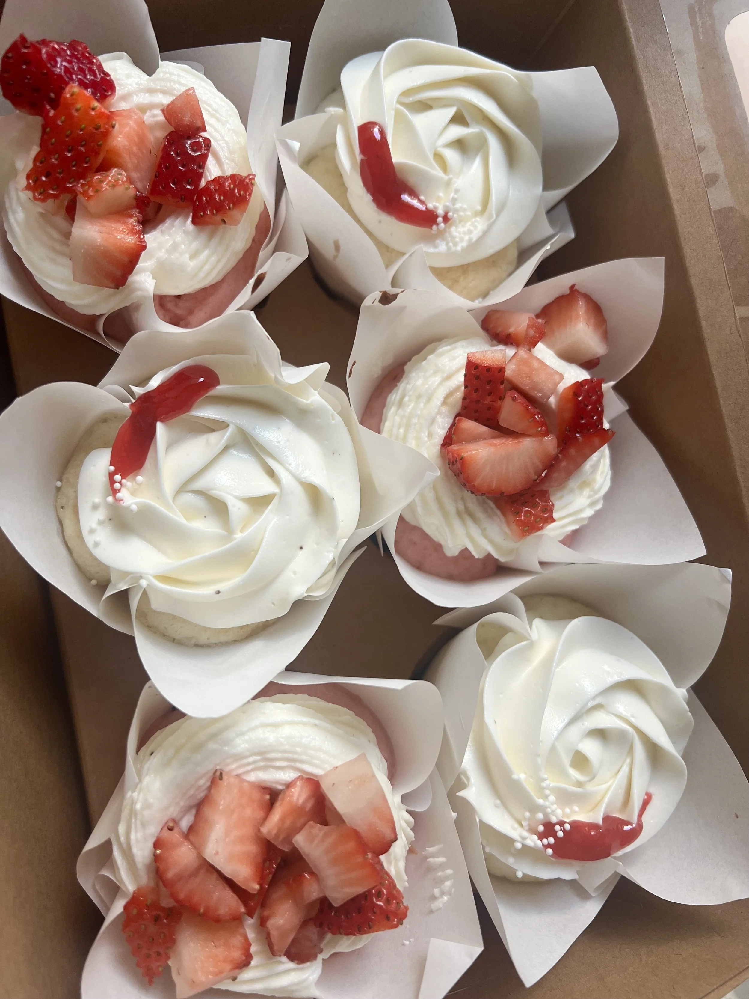 4 or 6pc Split Assortment Cupcakes
