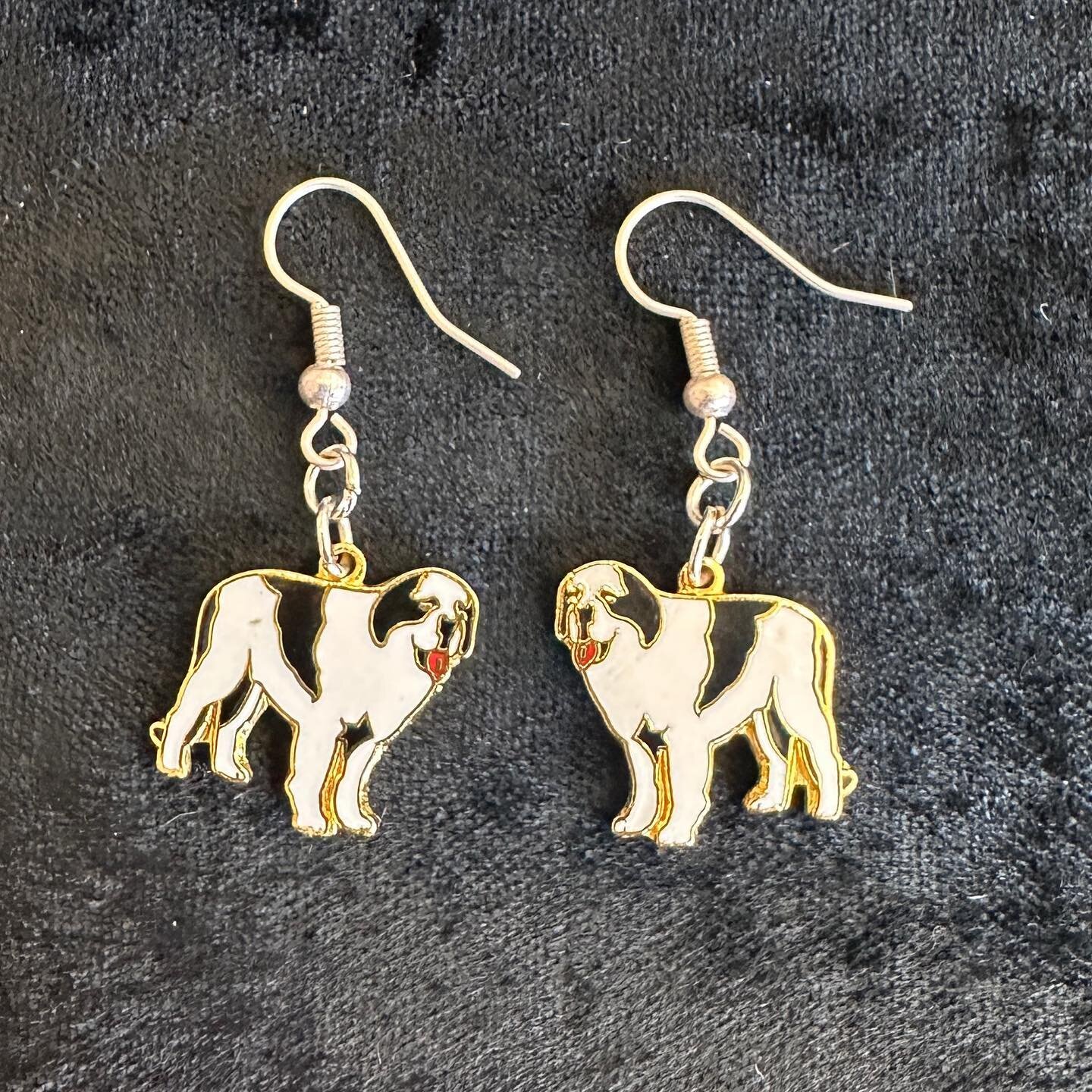 Just so you know, Big Dog earrings exist. And we have them. 🦴✨