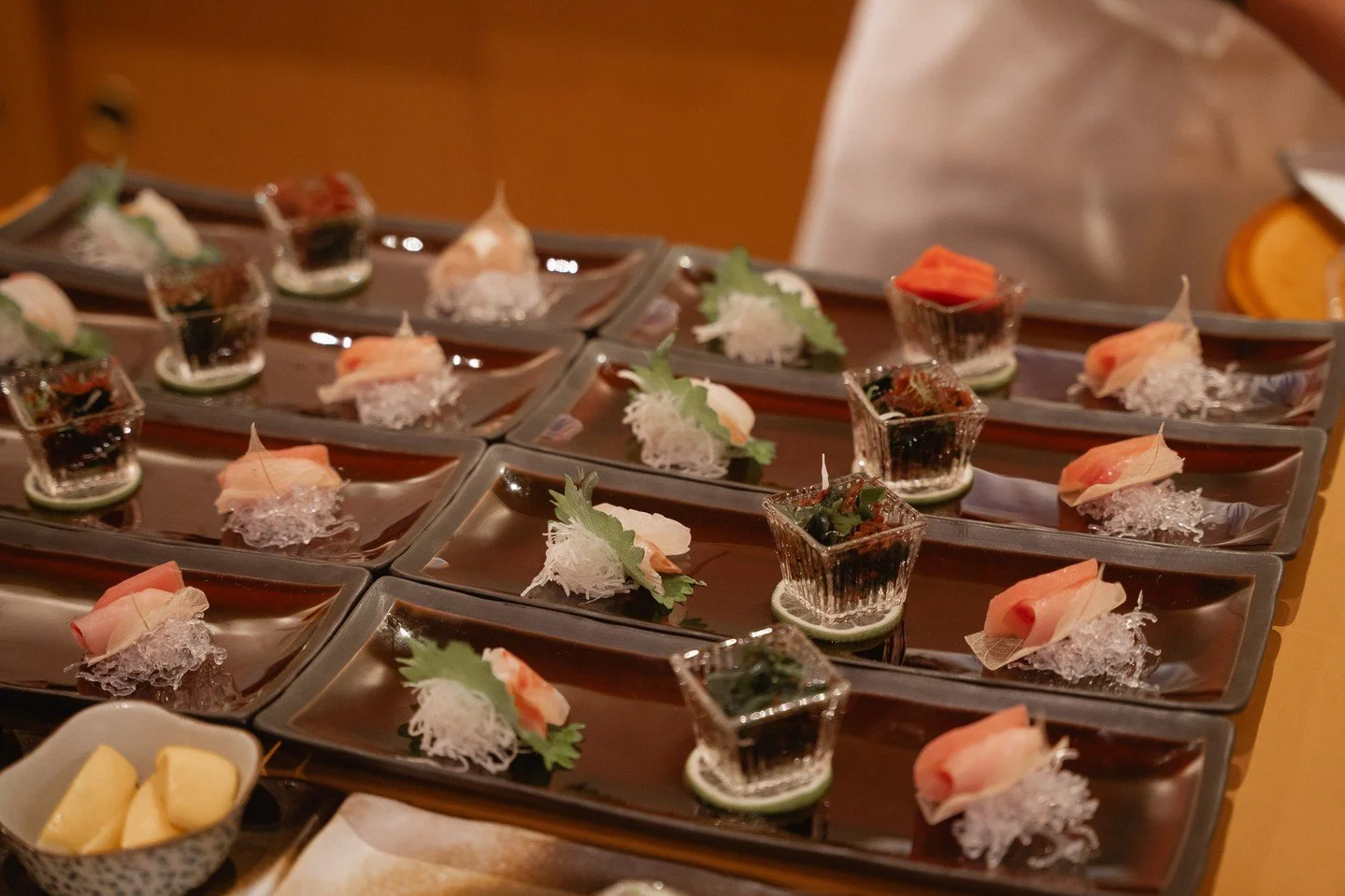 Step into Kabuto for a true Edomae sushi experience, where every piece is prepared with traditional Japanese technique and flown-in premium seafood. #kabuto