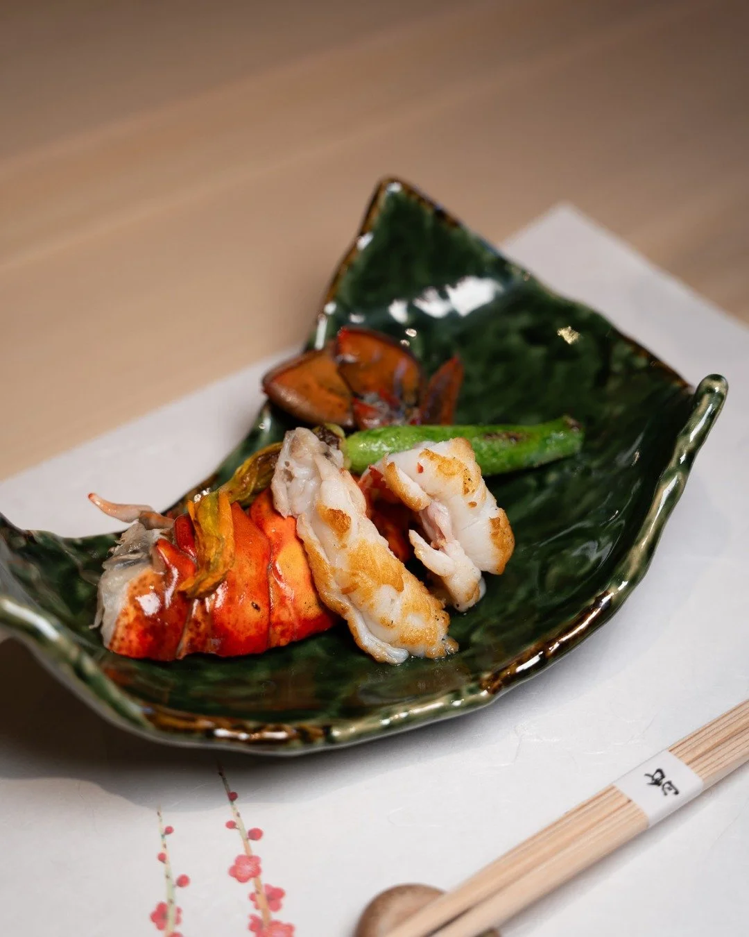 Every dish is plated to highlight the natural flavors of the season. 🌿🥢