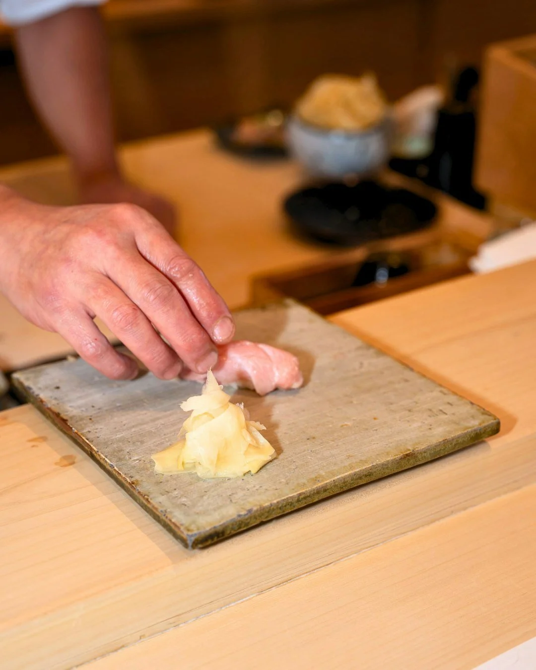 Carefully prepared by hand, where simplicity and technique come together beautifully. 🍣🤍 

◾️◽️◾️◽️◾️◽️◾️◽️◾️◽️ 
 
🍣 𝐊𝐀𝐁𝐔𝐓𝐎 - 𝐄𝐃𝐎𝐌𝐀𝐄 𝐒𝐔𝐒𝐇𝐈 
⏰ ᴅᴀɪʟʏ: 5:30 ᴘᴍ - 9:00 ᴘᴍ 
📍 5040 ꜱᴘʀɪɴɢ ᴍᴏᴜɴᴛᴀɪɴ ʀᴅ. ʟᴀꜱ ᴠᴇɢᴀꜱ 
🔔 ʀᴇꜱᴇʀᴠᴀᴛɪᴏɴ ᴏɴʟʏ ᴀᴛ 