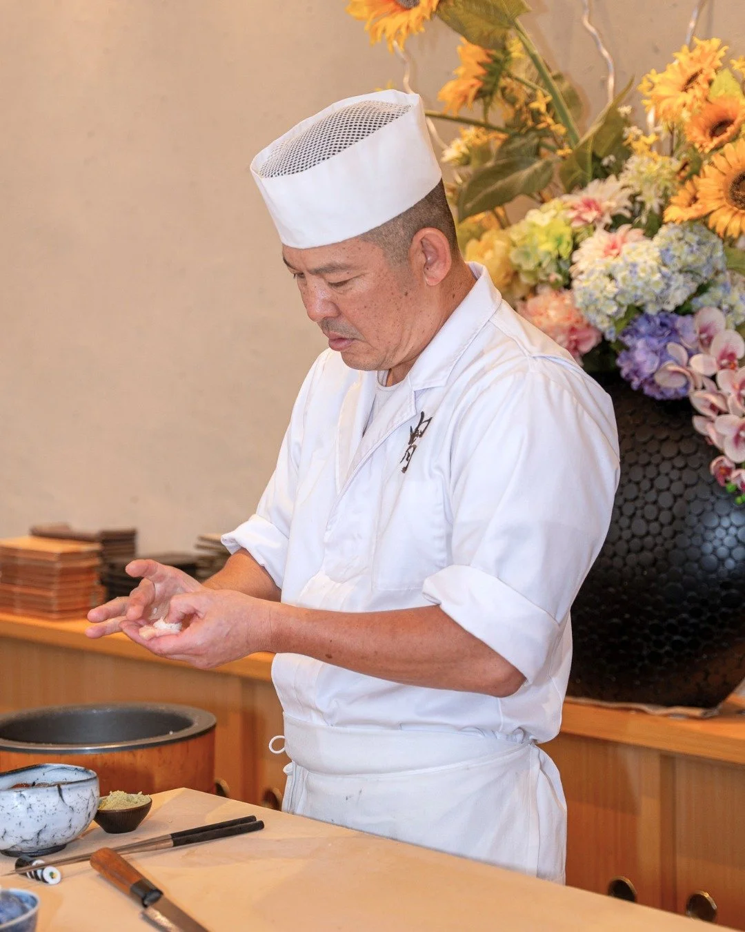 Behind every perfect piece of sushi is years of dedication, precision, and passion for the craft. 👨&zwj;🍳🍣

◾️◽️◾️◽️◾️◽️◾️◽️◾️◽️ 
 
🍣 𝐊𝐀𝐁𝐔𝐓𝐎 - 𝐄𝐃𝐎𝐌𝐀𝐄 𝐒𝐔𝐒𝐇𝐈 
⏰ ᴅᴀɪʟʏ: 5:30 ᴘᴍ - 9:00 ᴘᴍ 
📍 5040 ꜱᴘʀɪɴɢ ᴍᴏᴜɴᴛᴀɪɴ ʀᴅ. ʟᴀꜱ ᴠᴇɢᴀꜱ 
🔔 ʀᴇ