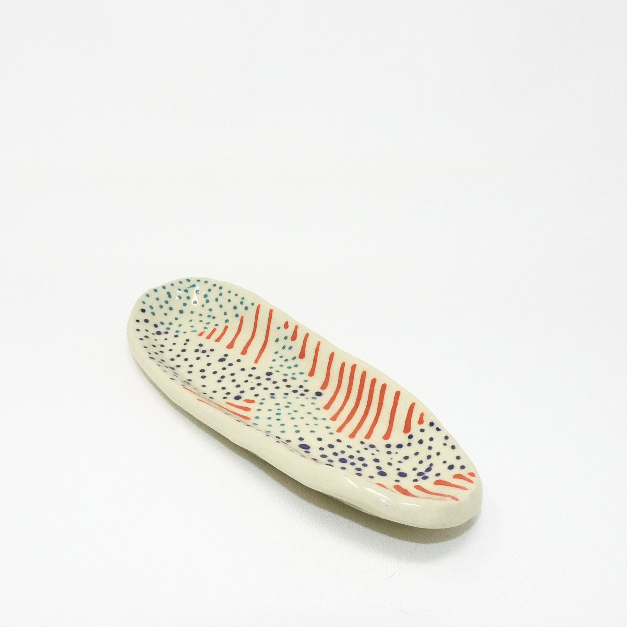 small oval dish line dot.jpg
