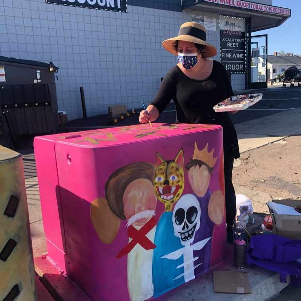 Beautiful artwork by @yvette_roman and @romasanchez.art❣️ Thank you so much for sharing your talent and supporting &ldquo;Barrios Limpios&rdquo; our neighborhood beautification program. Your work makes us smile!  The boxes are located on 25th and Mar