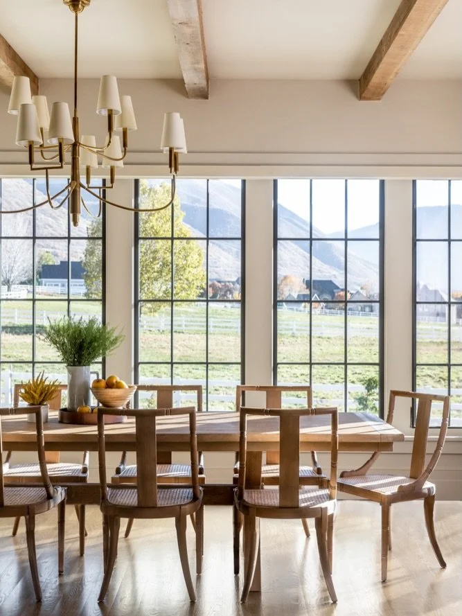 A gorgeous dining room + view for your Saturday!

Architect: @stevetiek 
Designer: @alihenrie 
Photography: @lindsay_salazar_photography 

#diningroominspo #homeinspo #diningdecor