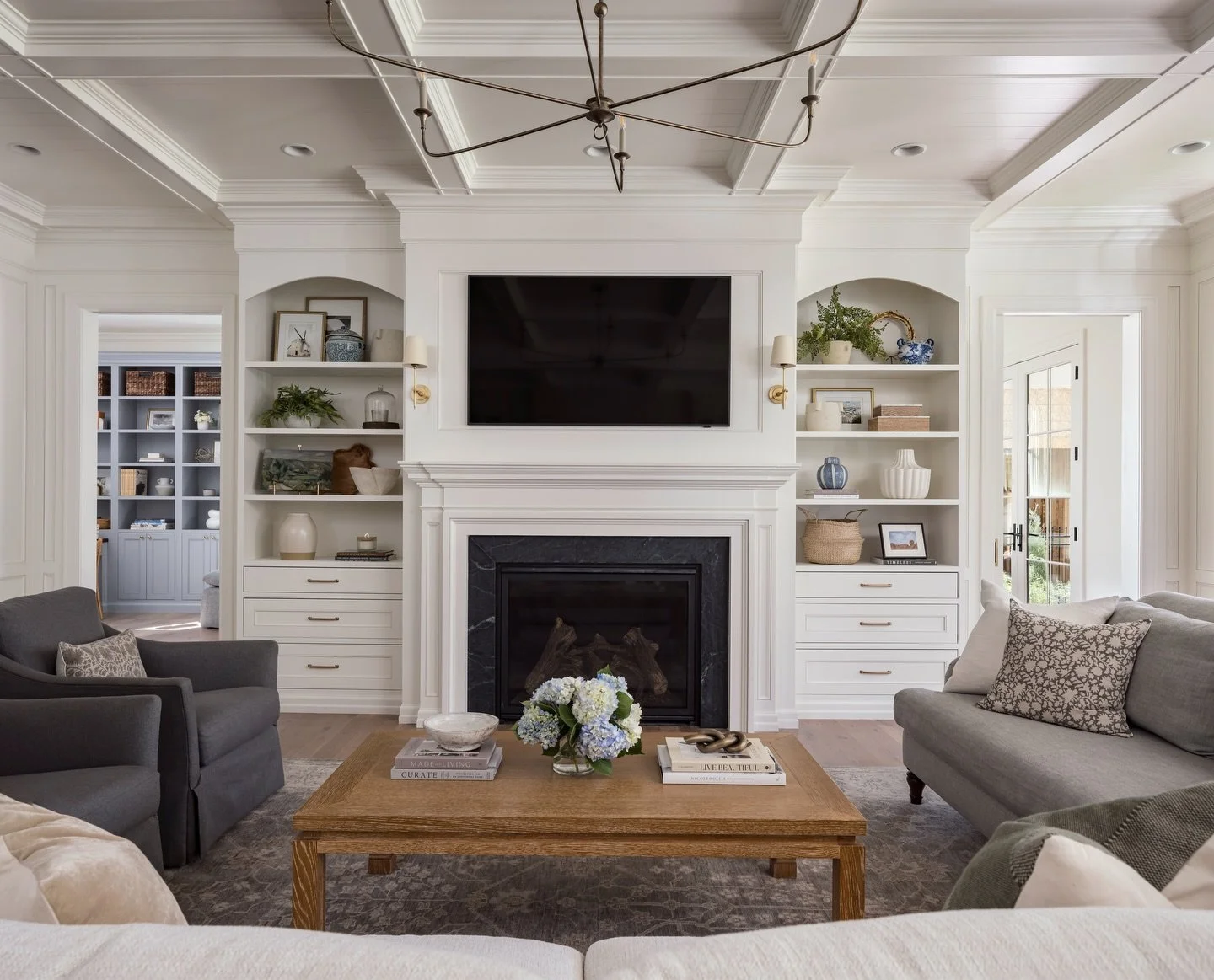 Light &amp; bright we absolutely love this room. An inviting space with the absolute best natural lighting.

Architect: @stevetiek 
Designer: @alihenrie 
Photographer: @joshwacaldwell 

#utahwindows #naturallight #customhomes #luxuryhomes