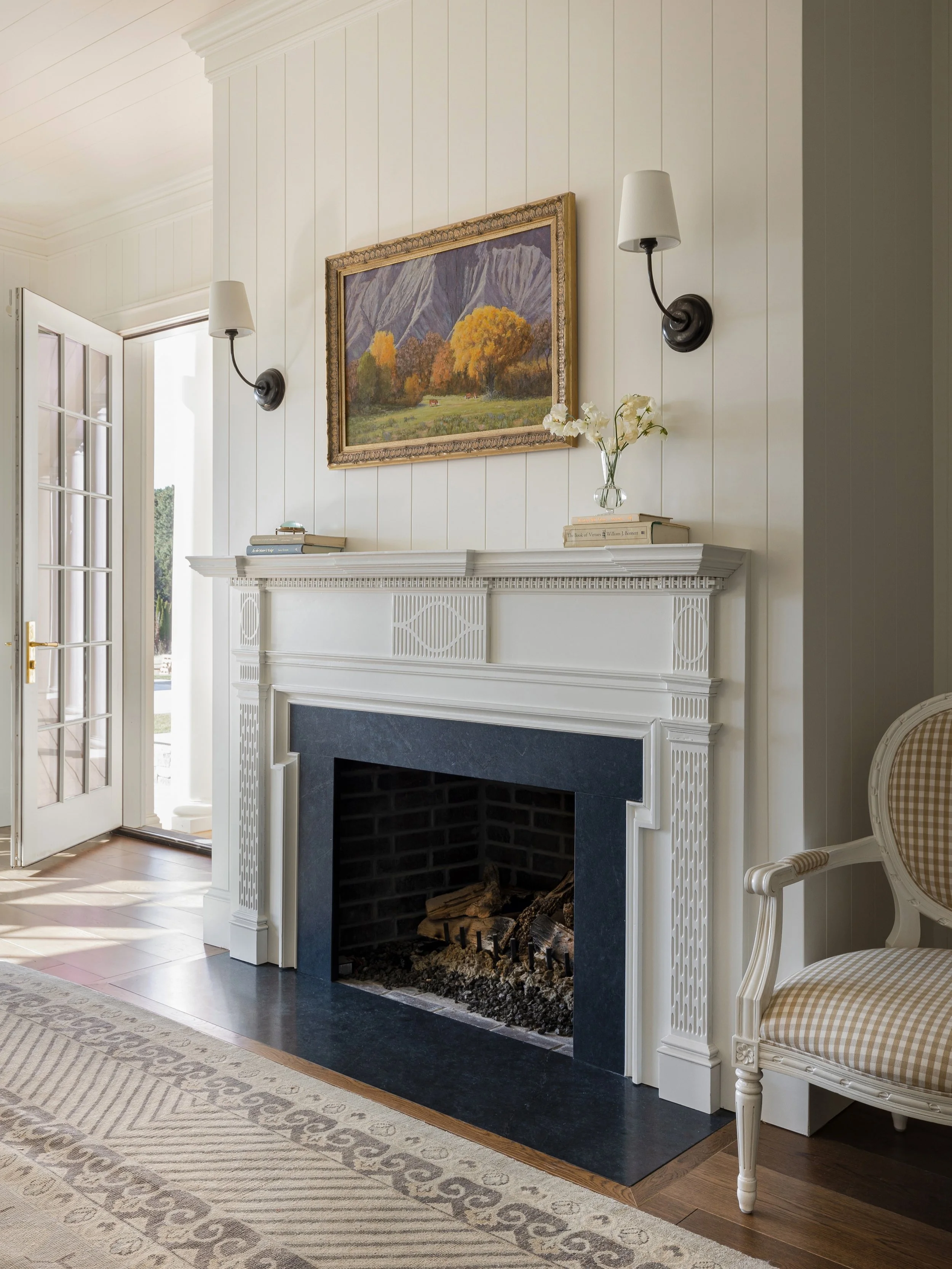 The master bedroom of our dreams! We wouldn&rsquo;t mind falling asleep next to this dreamy fireplace. 

Designer: @alexadamsondesign 

#utahdesign #homesofinstagram #masterbedroom #fireplace