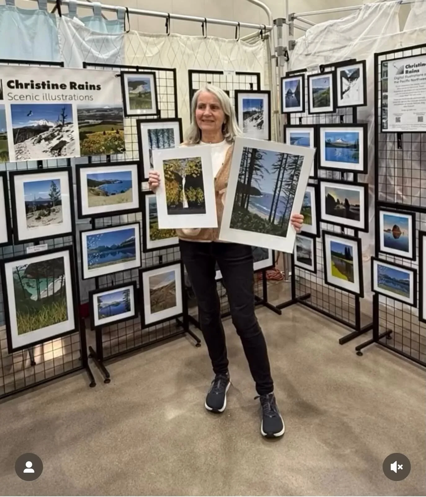 Last weekend at Wild Arts Festival was so much fun, thank you @virginiagetzpdx for the cute (?) photo! And also thanks to @garden_fever for stopping by my booth. If you missed the show, come to @craftywonderland Holiday Show this coming weekend. I wo