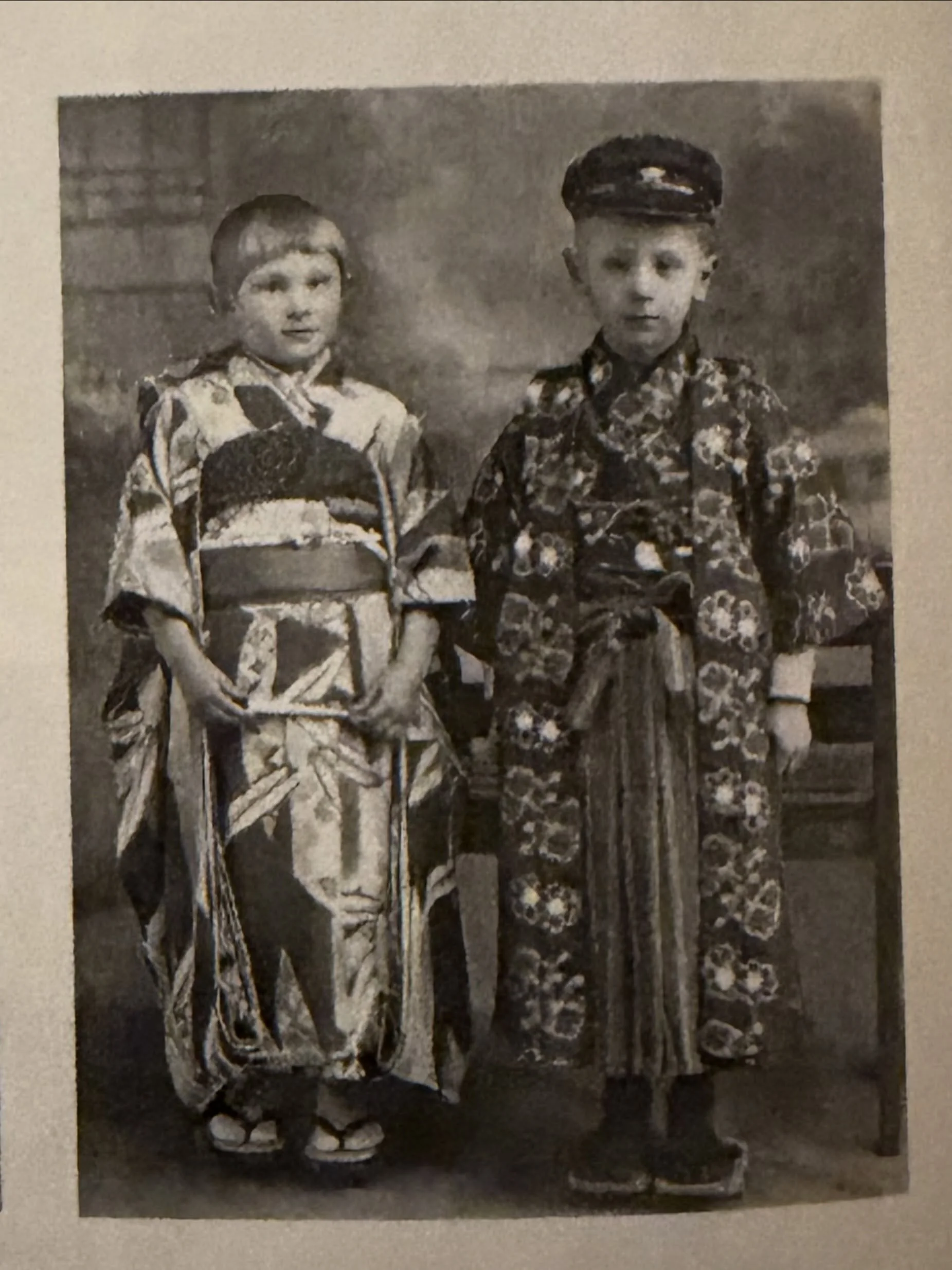 My dad and his sister (with a very questionable haircut) in Tokyo, Japan in 1927. 🇯🇵🏯💴👺 
.
.
.
#stateless #japanese #japan #sflife