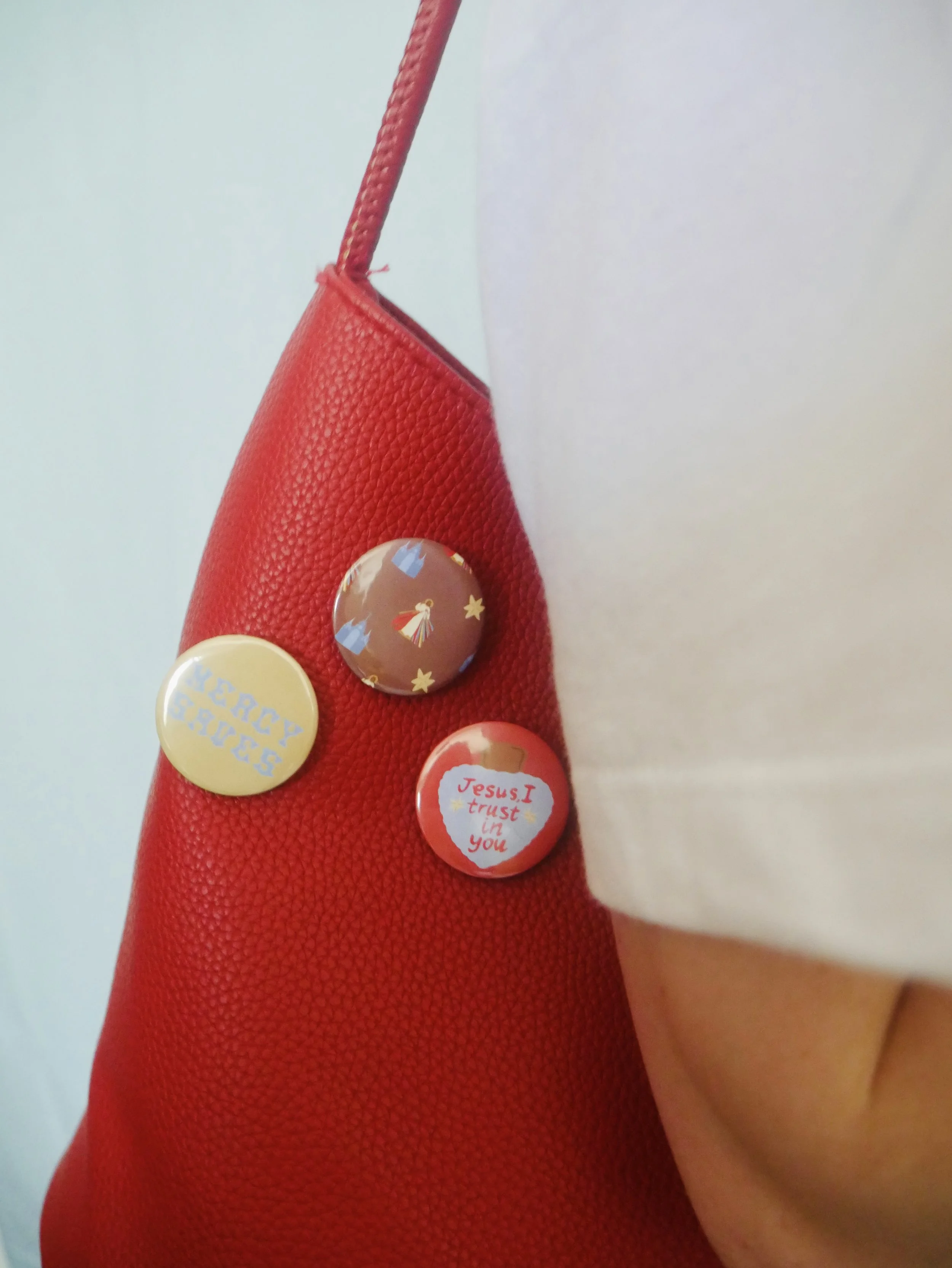 The Divine Mercy ~ Pin Set