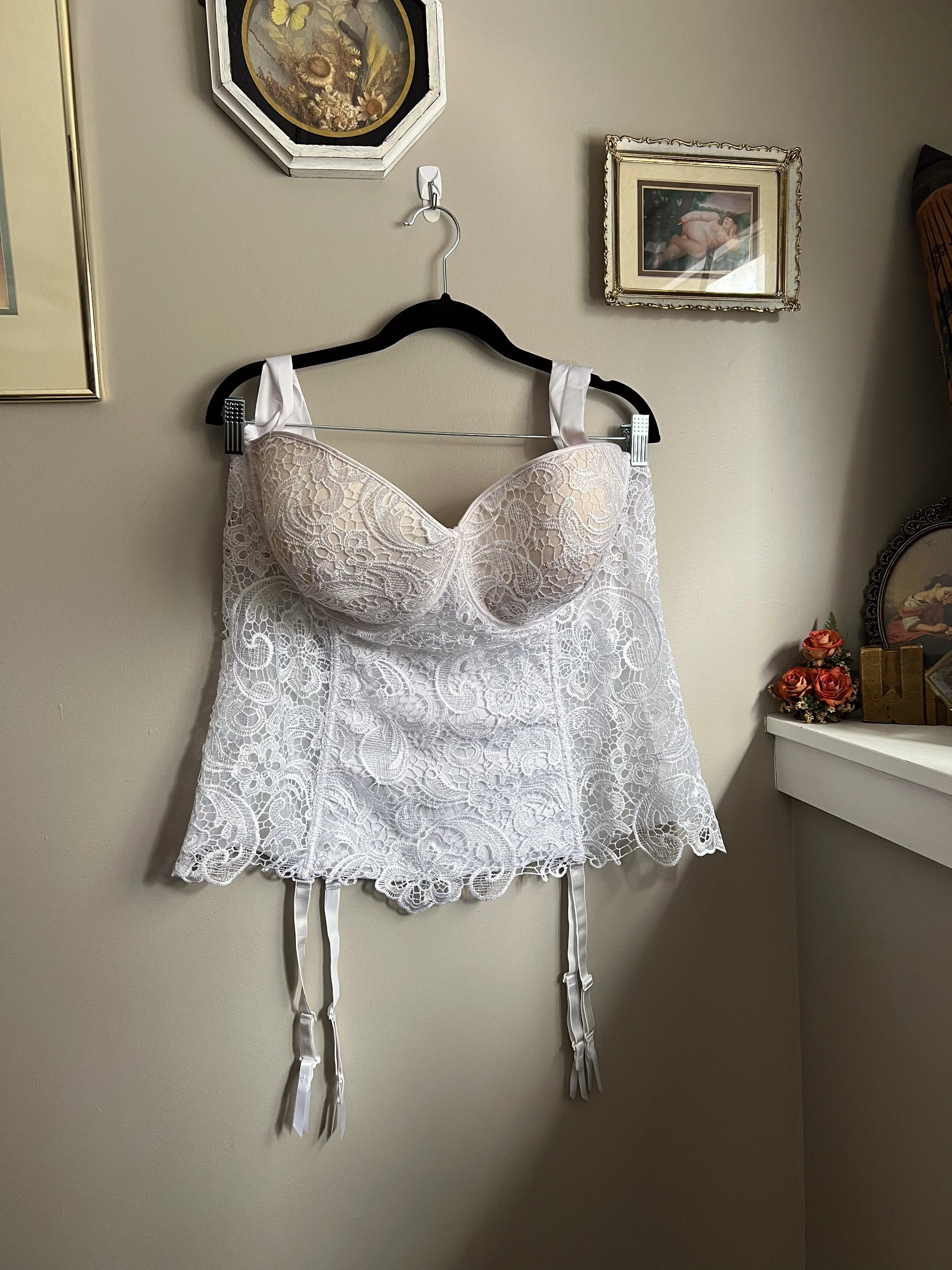 white lace bustier