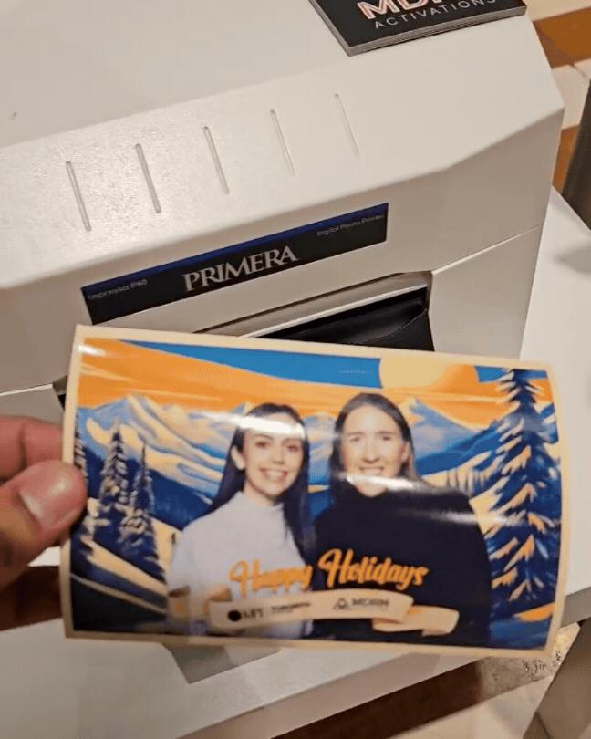 holiday-postcard-photo-activation-mdrn.jpg.gif