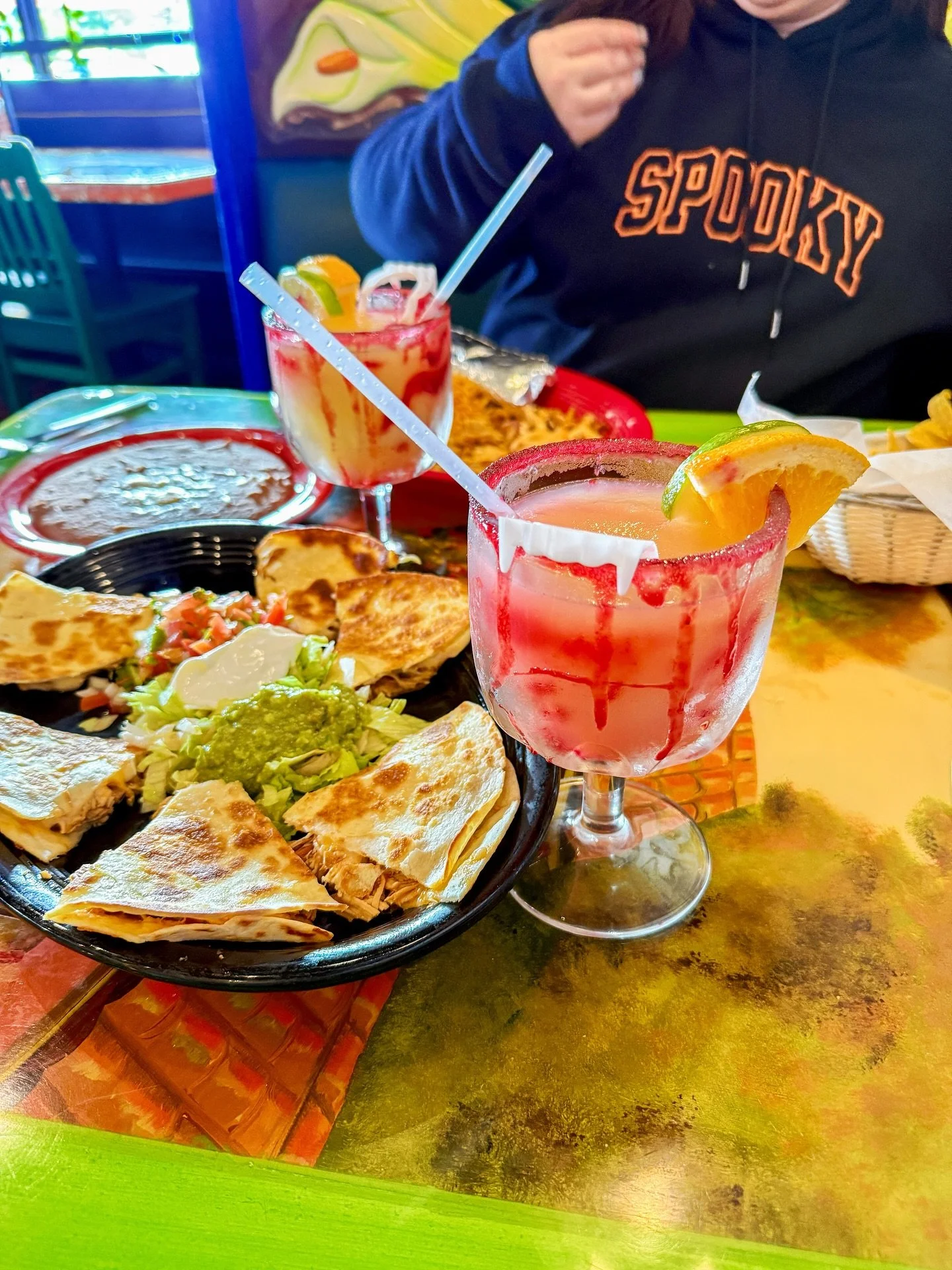 You only have a few days to try the Vampire Margaritas at @papislex so I suggest making plans now!π©Έπ§‍βοΈ
These were a super fun addition to lunch, even if the fake teeth were just a little bit too small to fit over my real ones. π€£
What have b