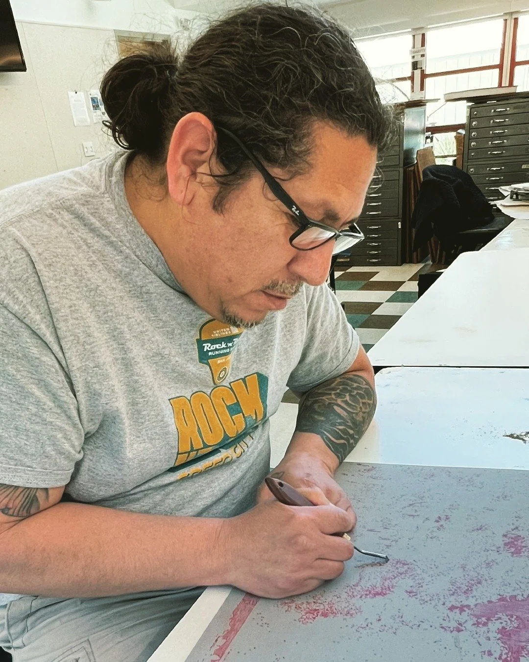 📣 Stop Spotlight 📣

💚🧡 The Neon Exchange

This month of September, the #ThirdFridayArtWalk is bringing you a wonderful art exhibition by local contemporary printmaker @alopezvn ! 

His work will be on display at @theneonexchange from 5-8 PM, so c