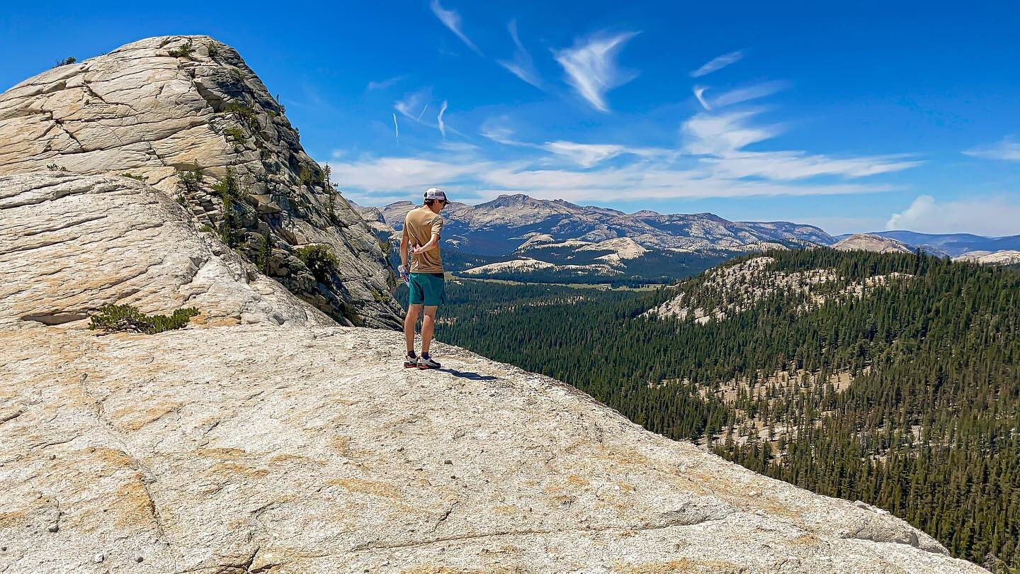 Finallllly getting around to posting JMT photos. So here’s Day 1 on the trail, trekking out of Yosemite over Parker Pass and into the Ansel Adams Wilderness. More to come 🏔⛰
Distance: 13.2 mi
Elevation Gained: 2,783 ft