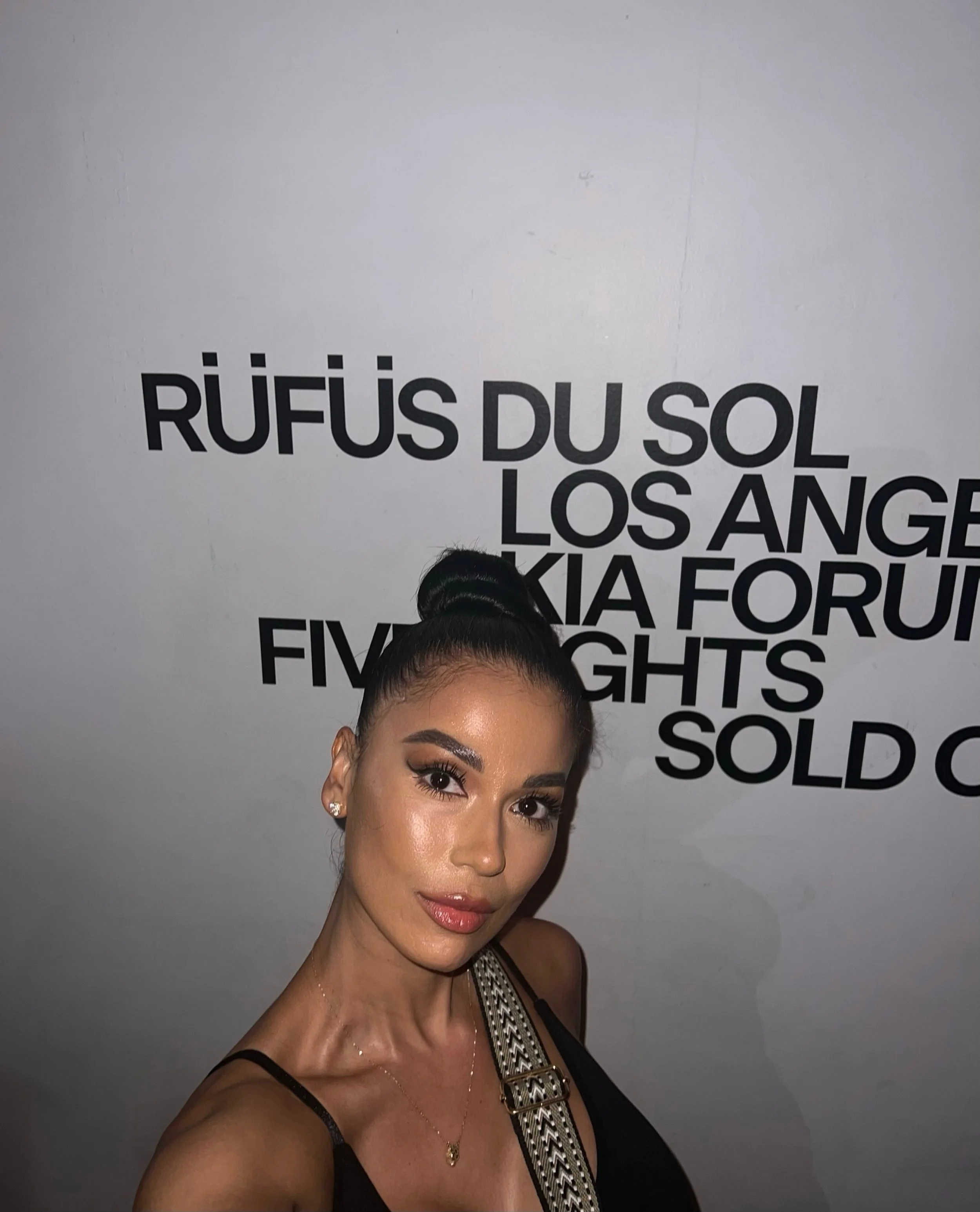 &bull;ＦＲＥＱＵＥＮＣＹ&bull;
Notice what brings you back to life&hellip;

Music + my longtime accomplice. 🎶&hearts;️

&bull;&bull;&bull;
#PotentHabit #Frequency #RufusDuSol #LosAngeles #KiaForum