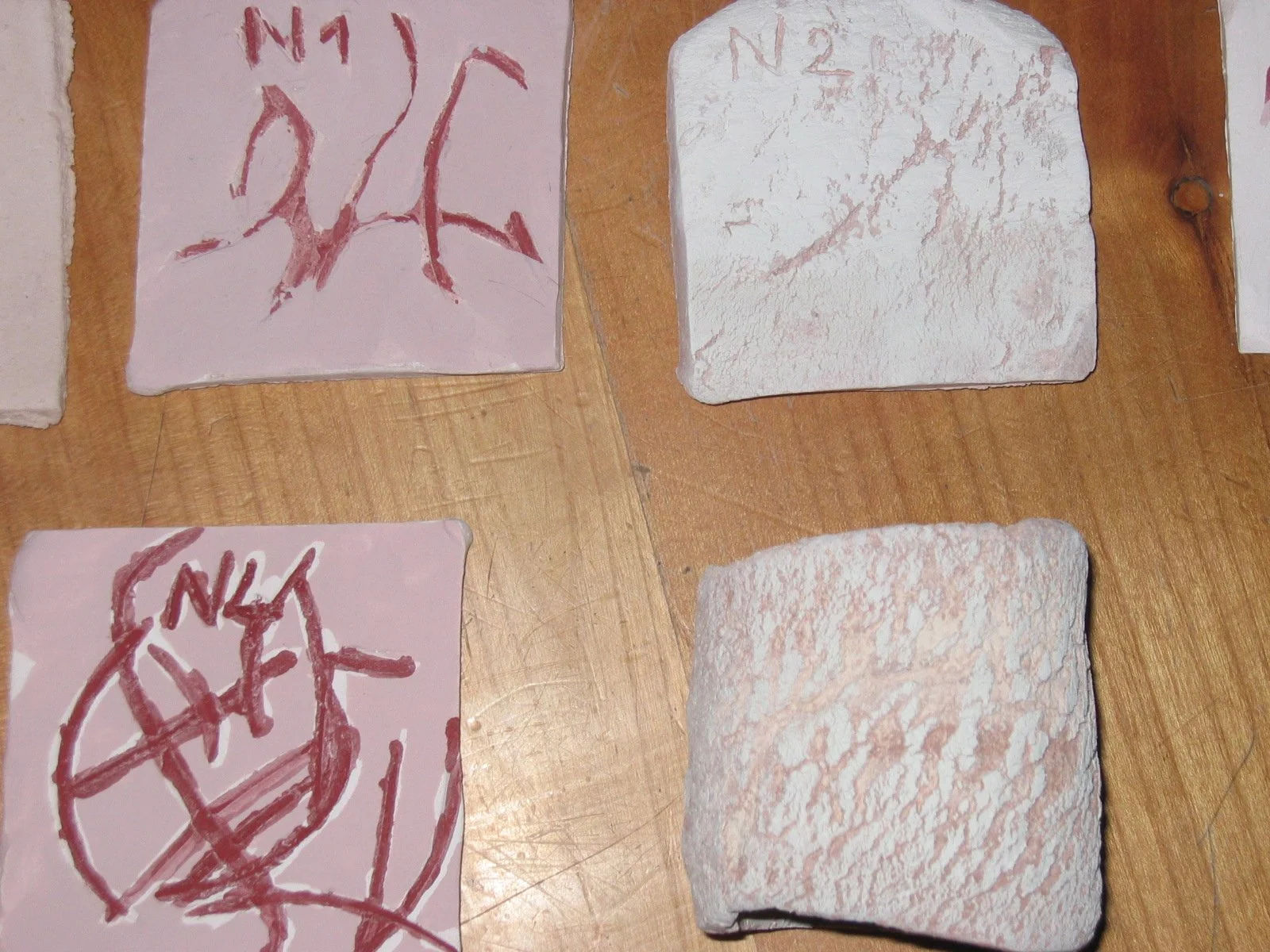 Graphisme musical sur tesson céramique  2009