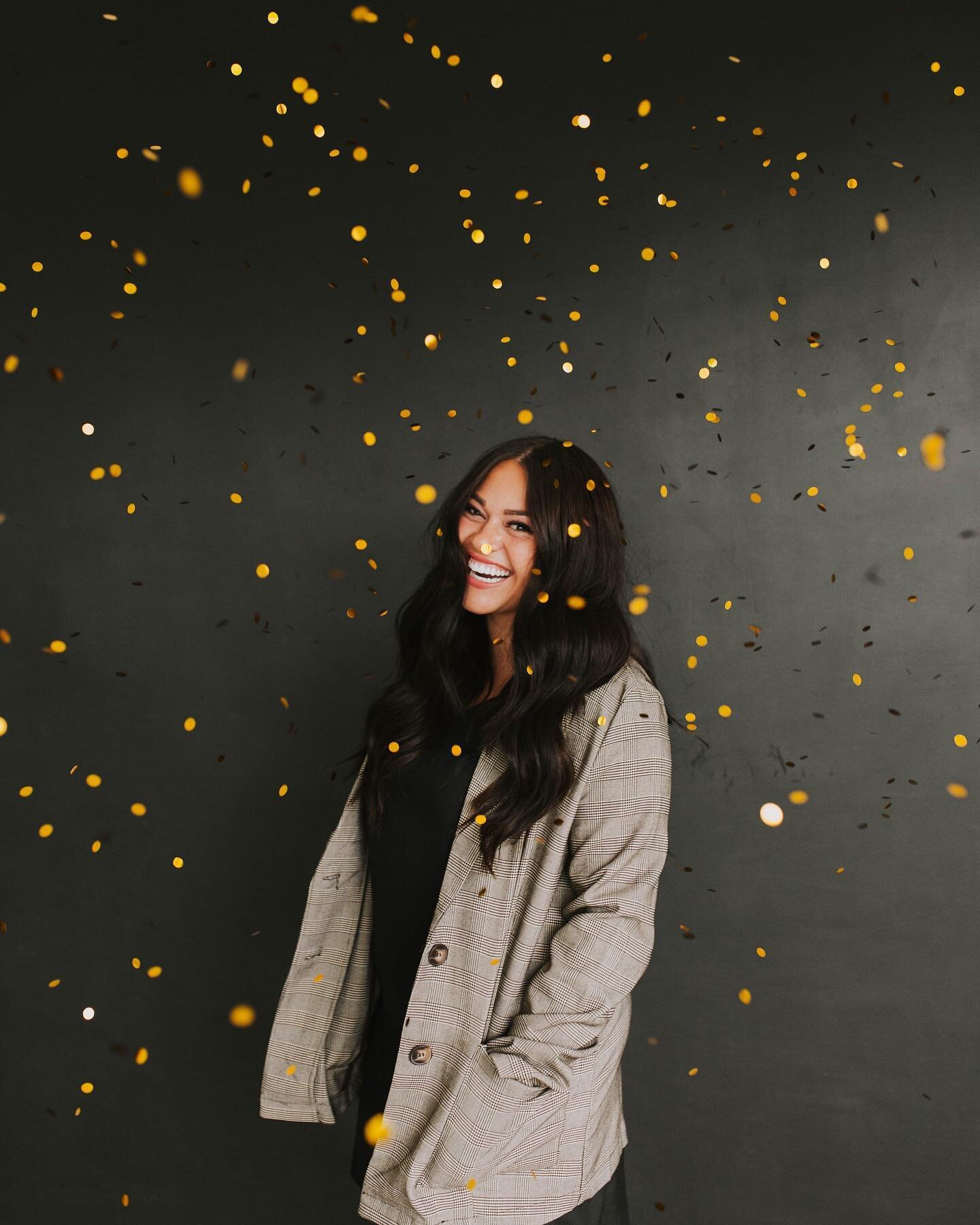We are just as excited as you all are that the black wall is back! 🎉

We have absolutely LOVED seeing the magic you have created in front of this wall and cannot wait to see you create more! 😍
&bull;
&bull;
&bull;
&bull;
&bull;
&bull;
&bull;

#utah