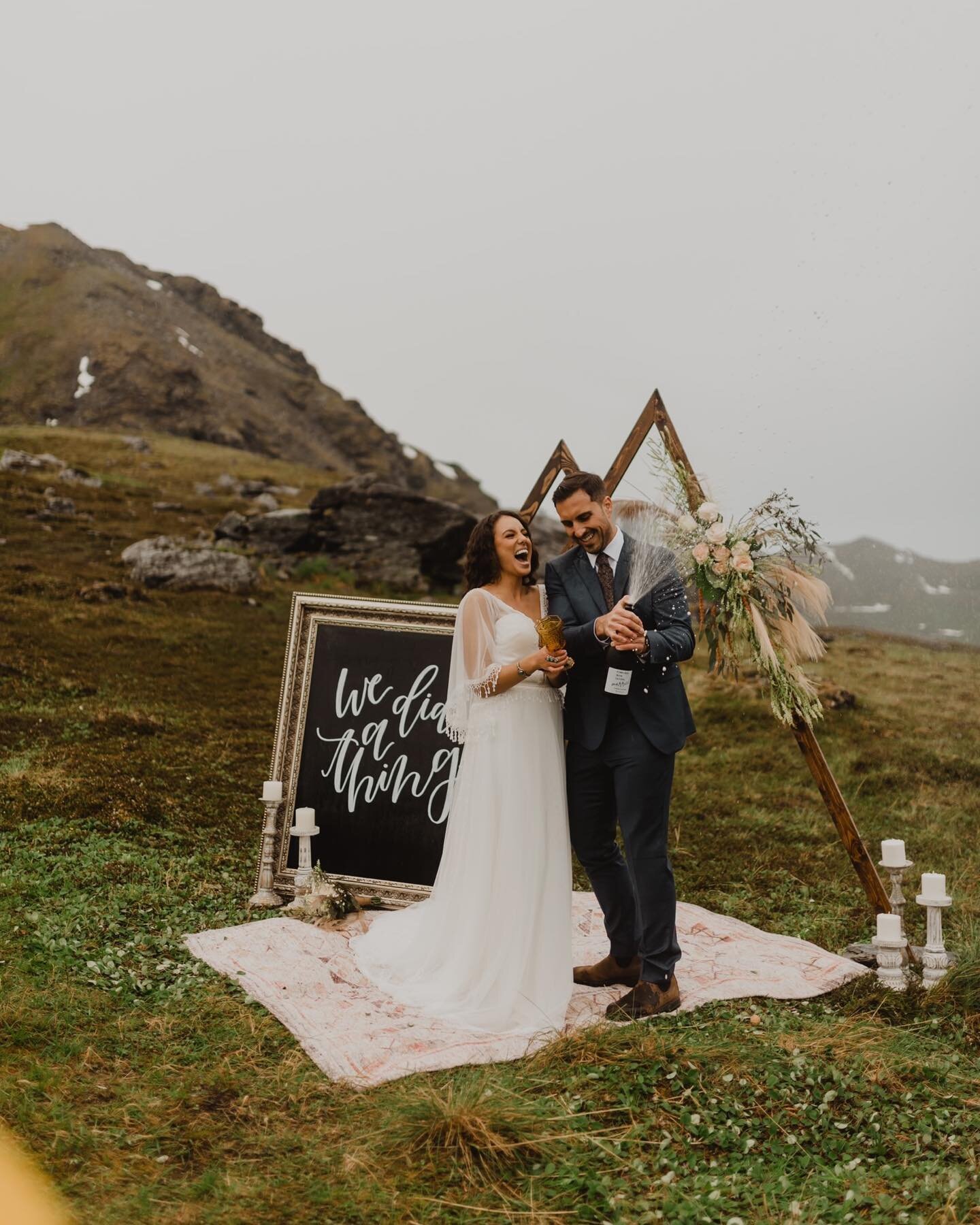 I mean, if you&rsquo;re going to elope in the pouring rain, why not have the coziest camp to snuggle up in afterwards? 😍⛰
.
.
.
.
.

HOST: @m.wardphotography 
MODELS: @kd_aregood + @zacharegood 
WEDDING COORDINATOR: @eventsbyayla 
DECOR: @jnmakweddi