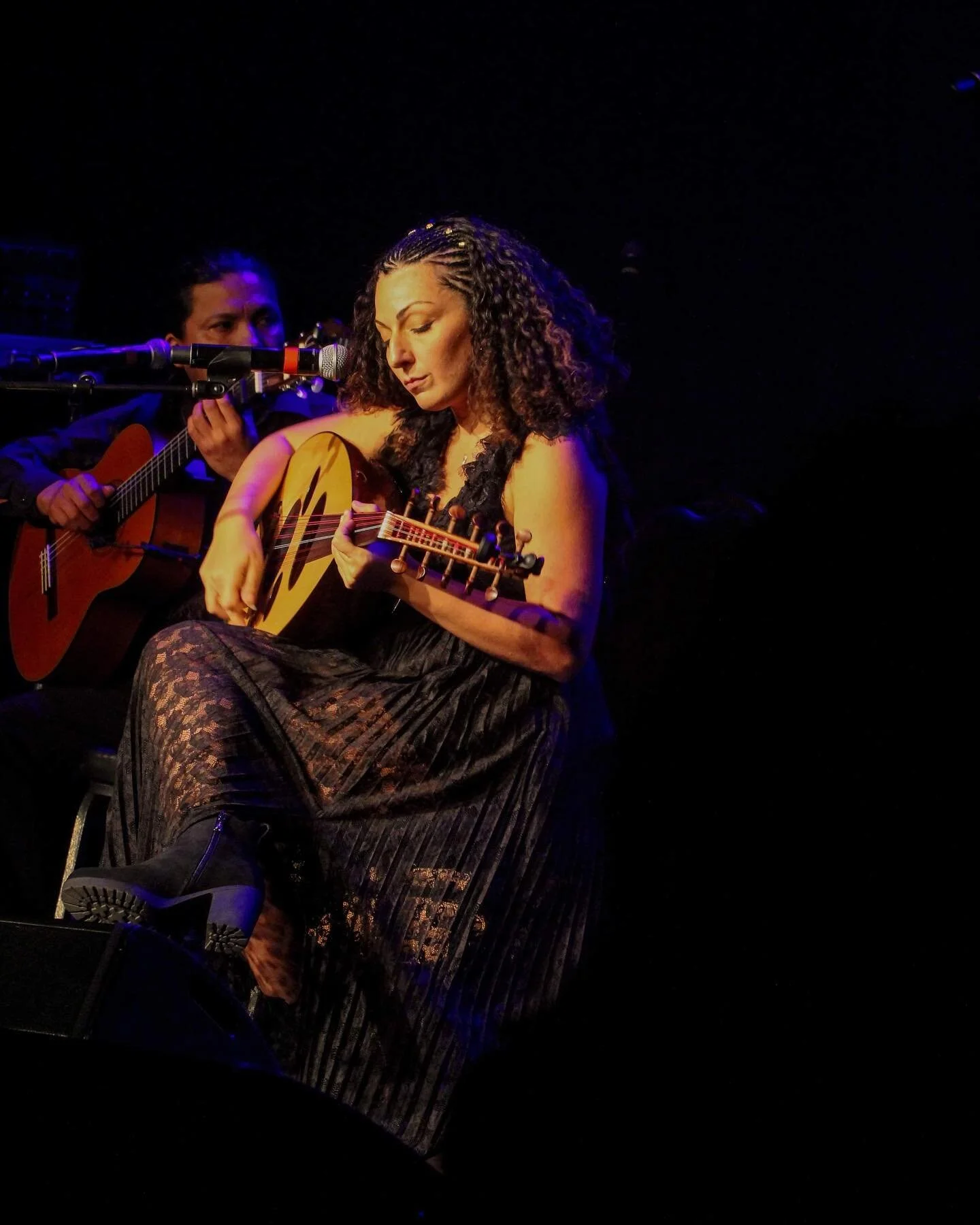 Merci @artsphotourbaine✨ pour ces photos de notre passage &agrave; #muz2022 #thestoriesthattieustotrees #livemusicphotography❗️ @saphirbeaute