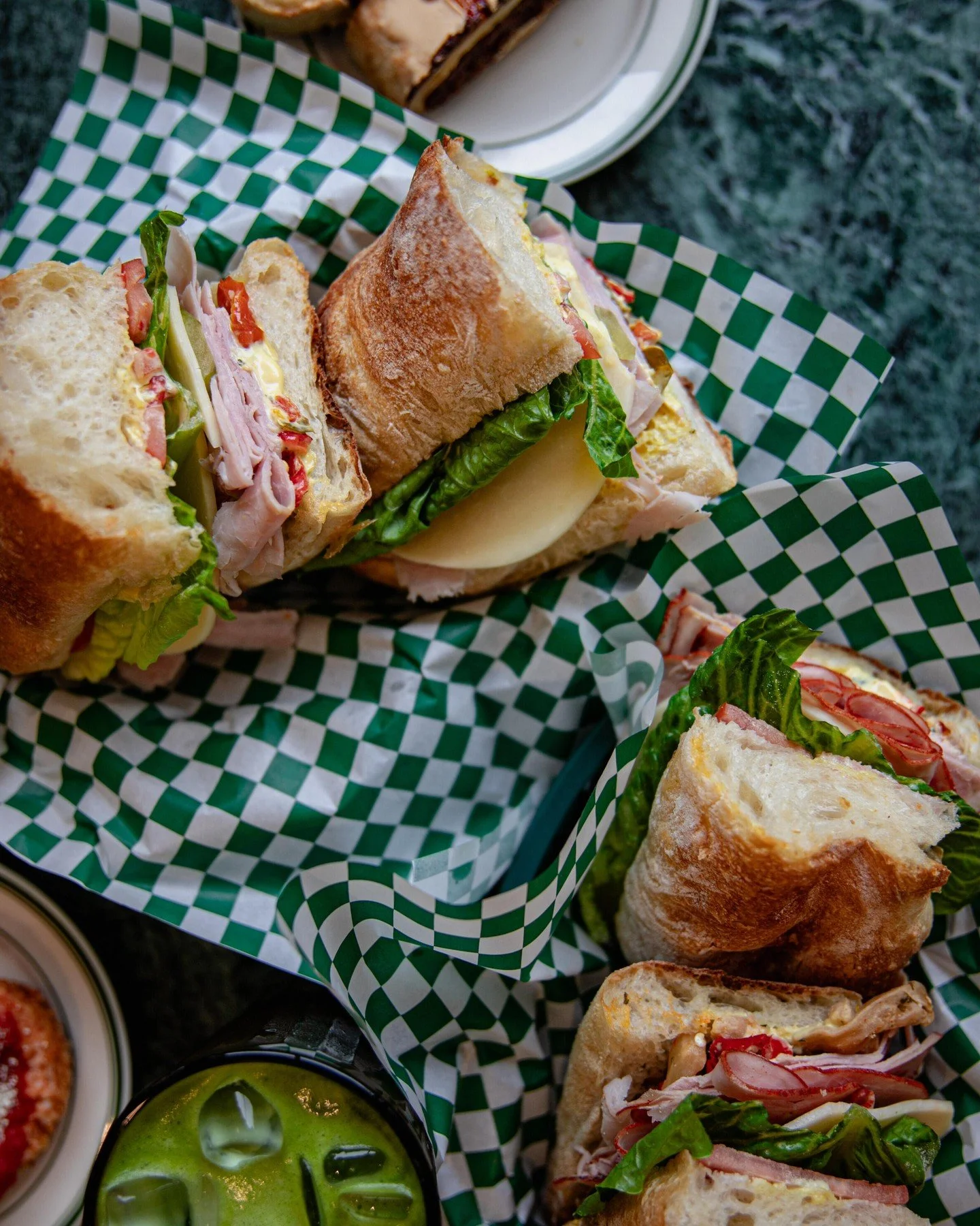 Retour au bureau,  retour chez Clarke 🥪 Back in the office, back at Clarke