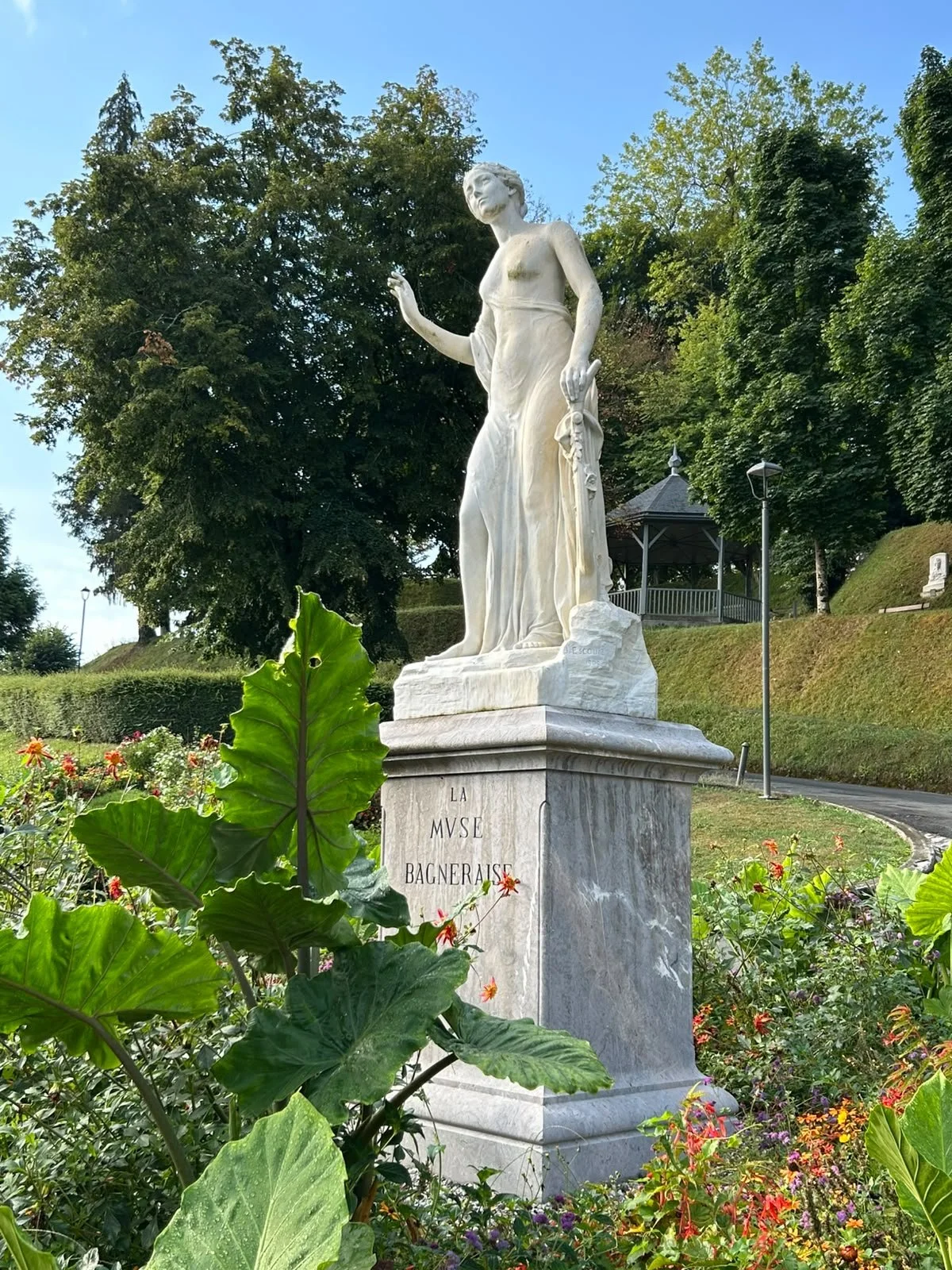 La Muse Bagnèraise de Jean Escoula.jpeg