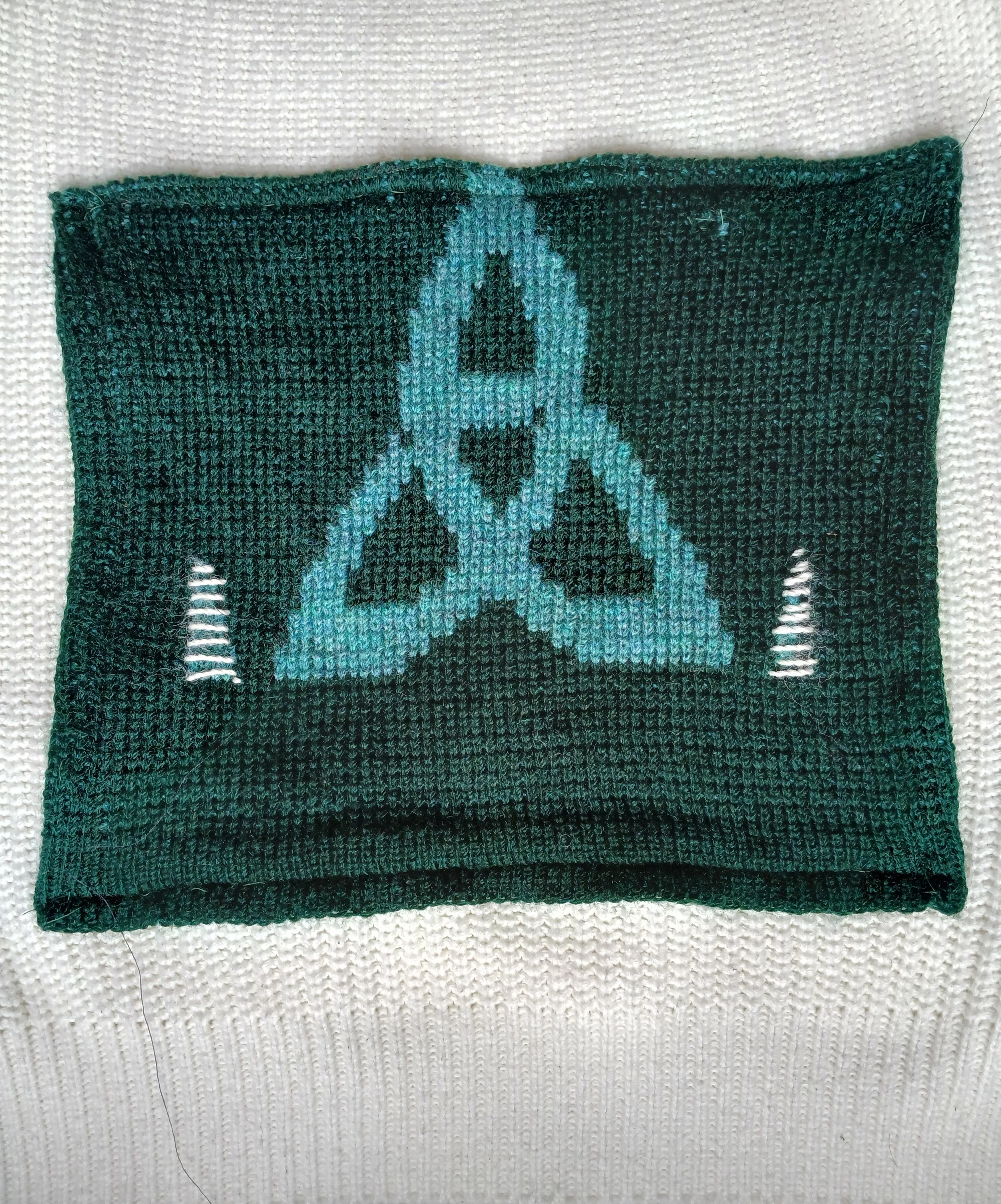 Triquetra knot motif.jpg