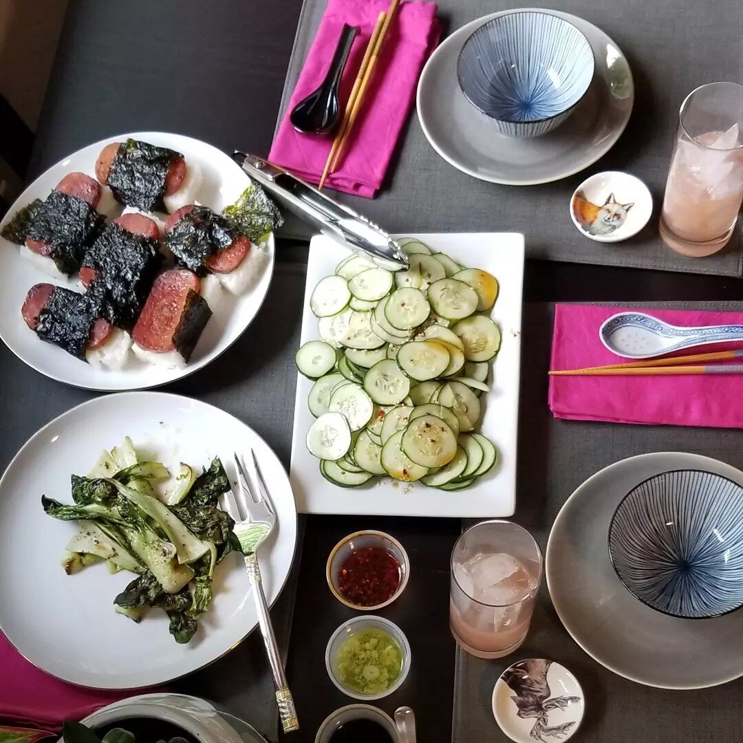 What do your place settings (or lack thereof) say about you? 

Everything you own is a reflection of you in some way. This table to me says: adventurous, colorful, whimsical, classic, artistic, and eclectic. 

#placesetting #interior #dinner #musubi 