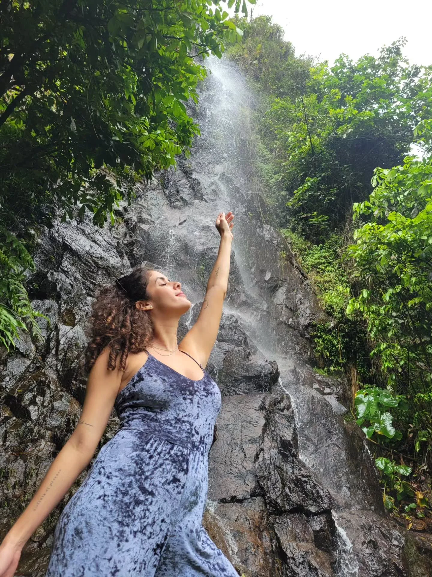 🙌🏼 &iexcl;Llegaron los 37!

"Me celebro y honro mi camino". 

🙏🏼 Agradecida por lo que ya no est&aacute;, por lo que viene y por lo que hoy es. Que se sigan abriendo los caminos. 

❤️ Otro cumplea&ntilde;os feliz para las memorias.

Gra