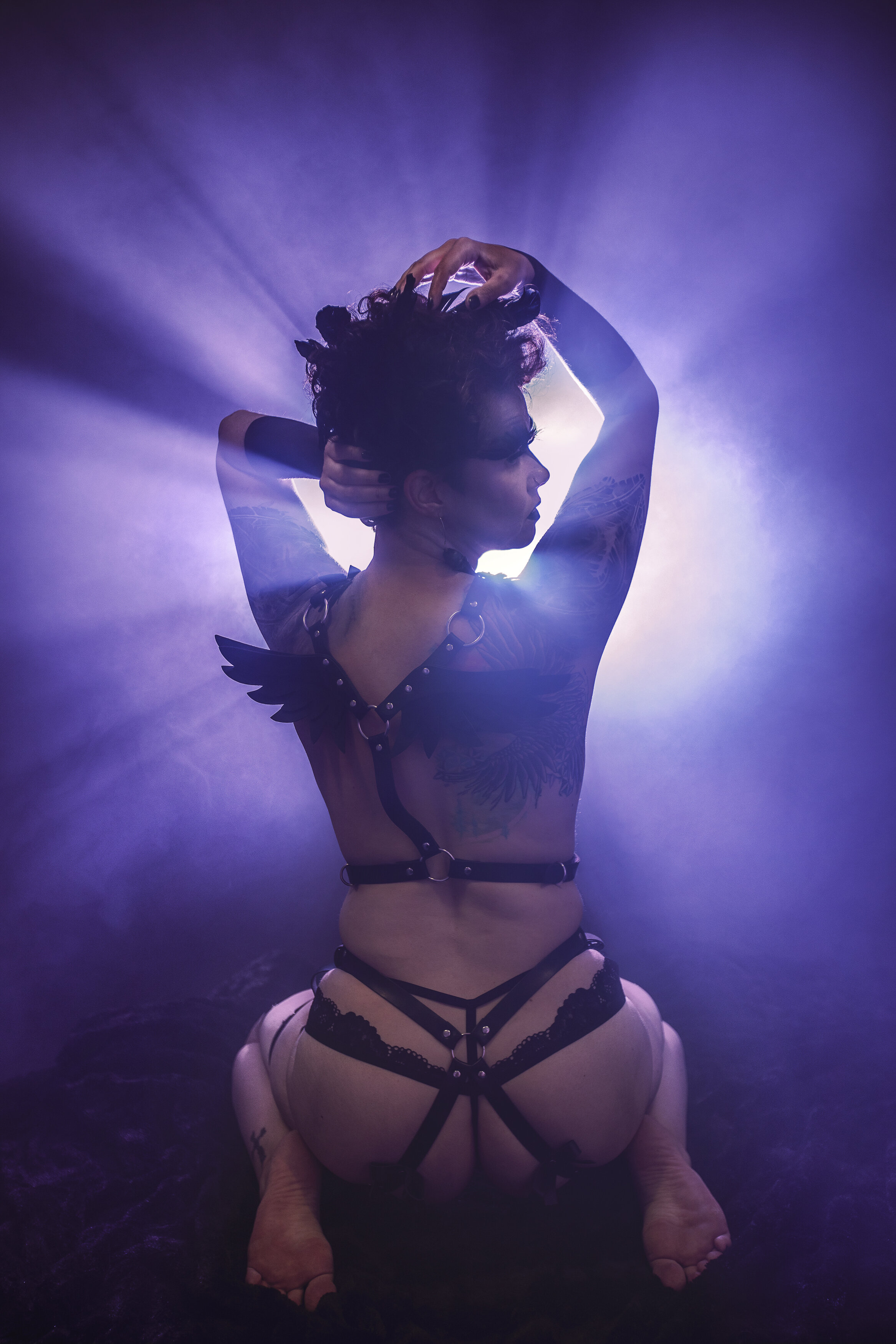 studio fantasy raven photography edmonton boudoir smokey colored light portait