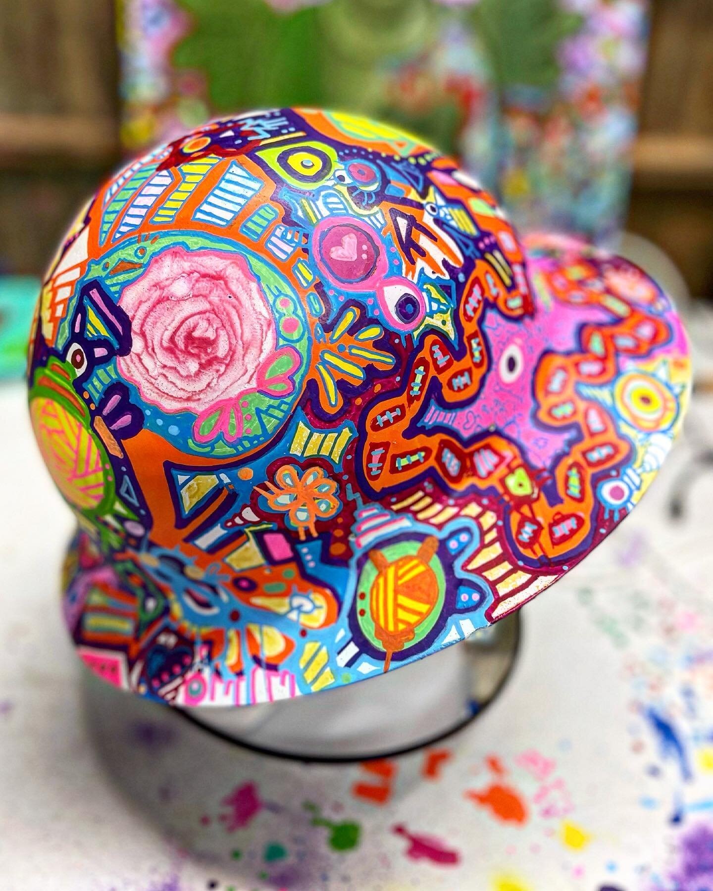 :Urban Safari Pith Helmet 2023: commissioned by the astounding and astonishing @thornedarrell. ❤️😎🎉🥳🫠

Im currently available for commissions -&gt; DM me for inquiries :)

#dontpithmeoff
#ivorydealerdanceparty
#chipnipple
#darrellthorne
#pithjug
