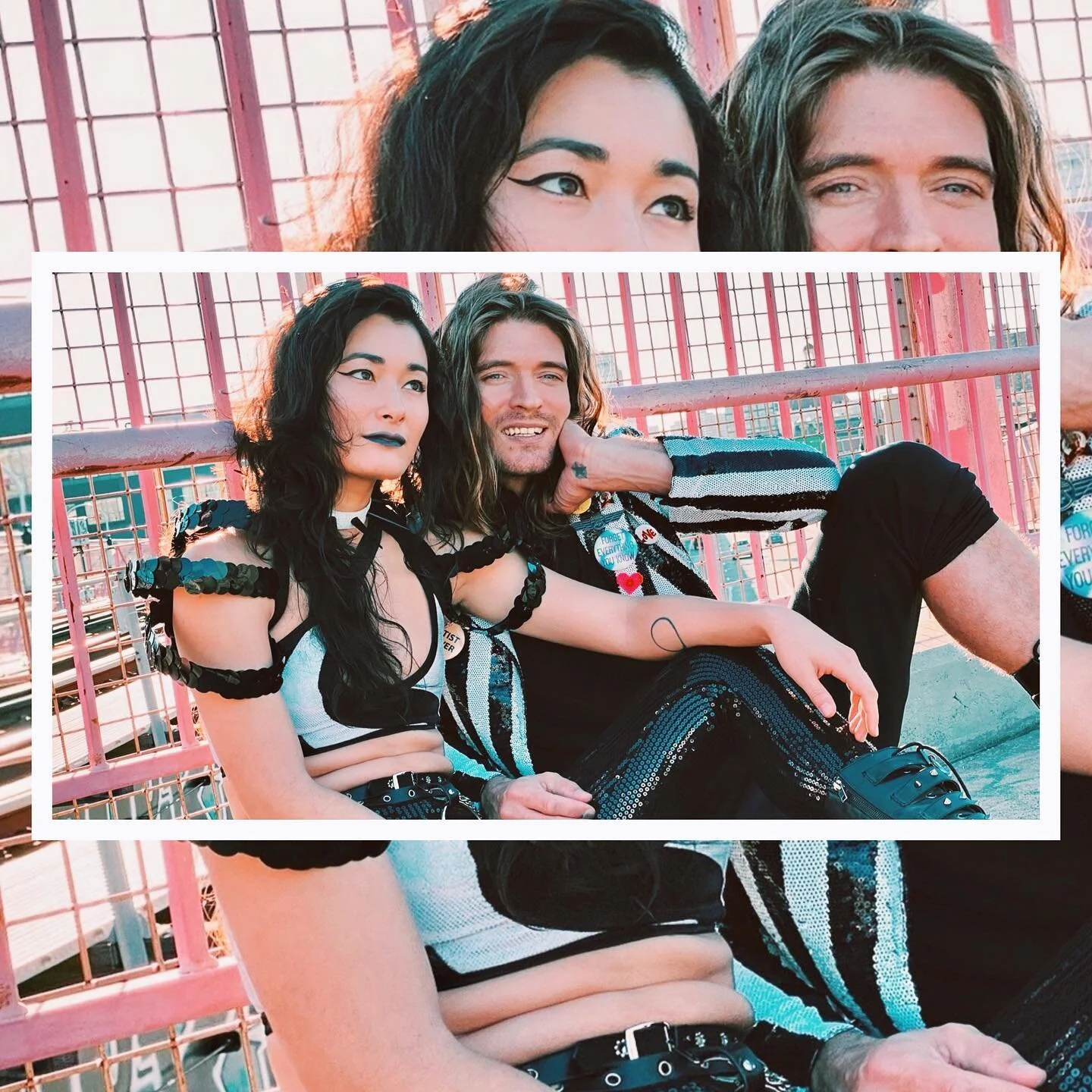Greetings from Starfox and Ion on the Williamsburg Bridge at sunrise ~ feeling inspired, invigorated, and ready to take on the world 🤘🏼🚀
&bull; photo by @kali_thiru
&bull; top and harness by @teamkittykoalition