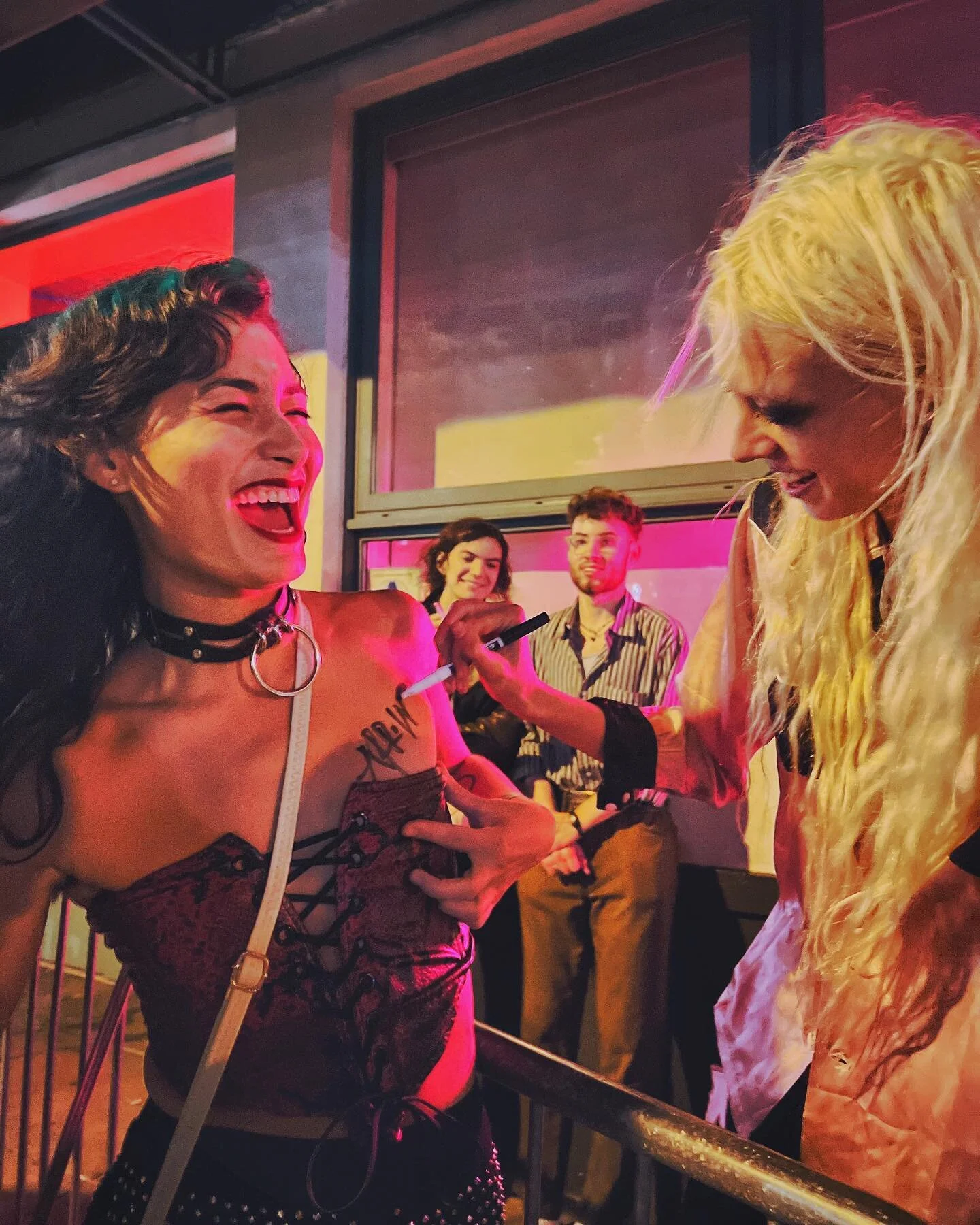 life is best lived in an endless cycle of being both student and teacher ⚡️ taking a break from rocking out to get my tit signed by @arrowdewilde of @starcrawler 🤘🏼