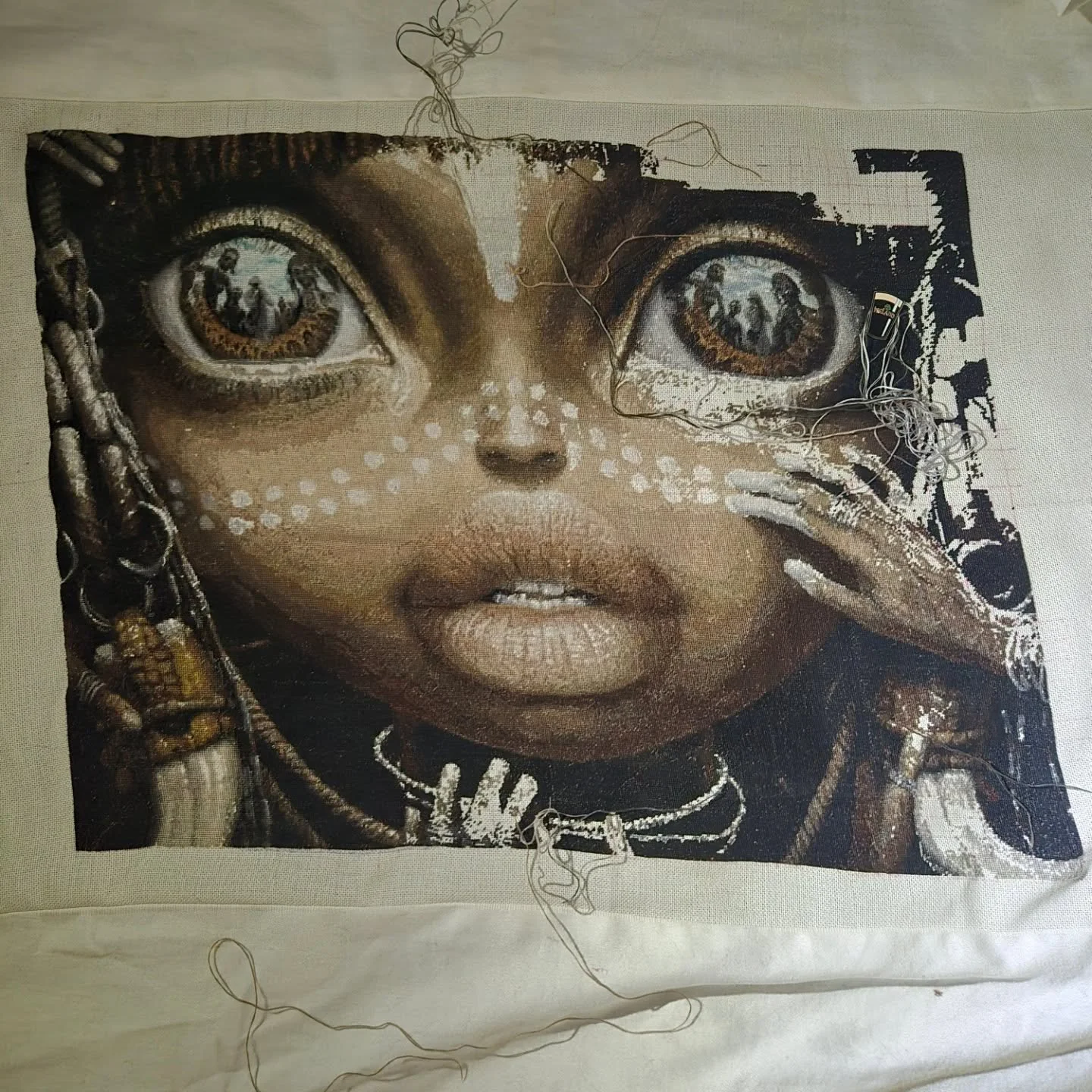 90%🥳🎉🎊🎉🥳🎉🎊

On track to having her finished for Christmas!!!! Whooooooooooooooo

Beauty Will Save The World artwork by @adrian.borda charted by @unconventionalxstitch 

#almostfinished 
#fullcoveragefanatics 
#fullcoverage 
#fullcoveragecrosss