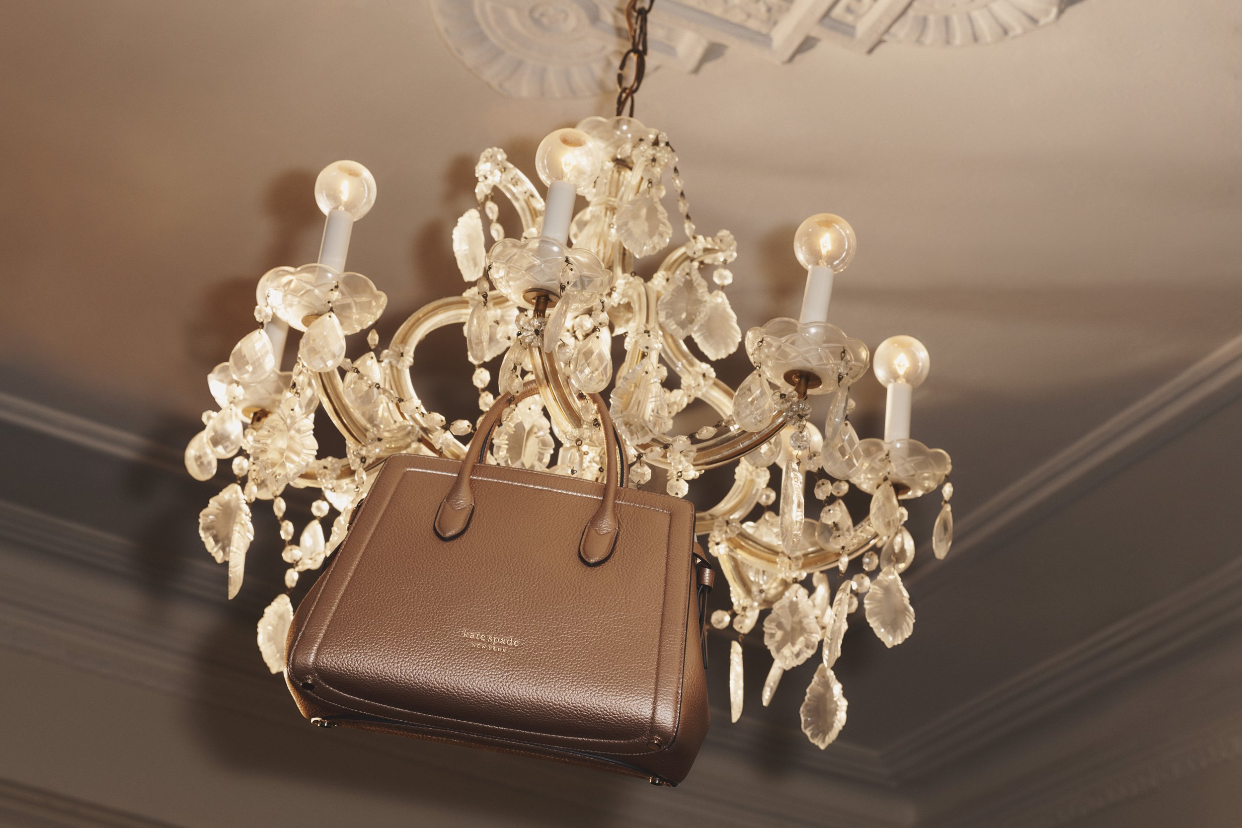 003_KateSpade_HO21_Knott_Mini_004 1.jpg