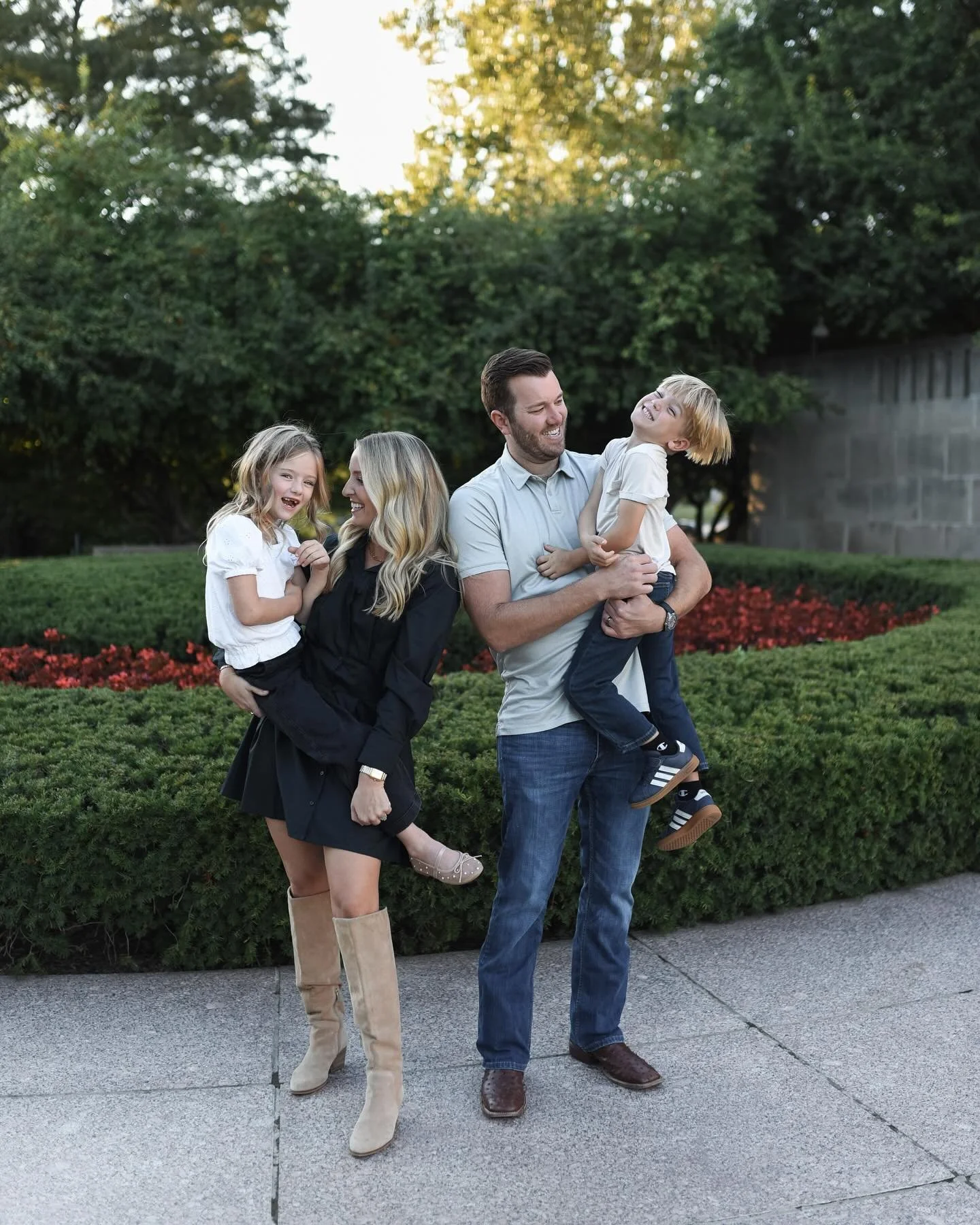 All smiles and giggles for this beautiful family!✨
.
.
.

Kansas City | Kansas City Photographer | KC | Family Photographer | Natural Light 

#kansascityphotographer #familyphotographer #naturallightphotographer #portraitphotographer #lifestylephotog