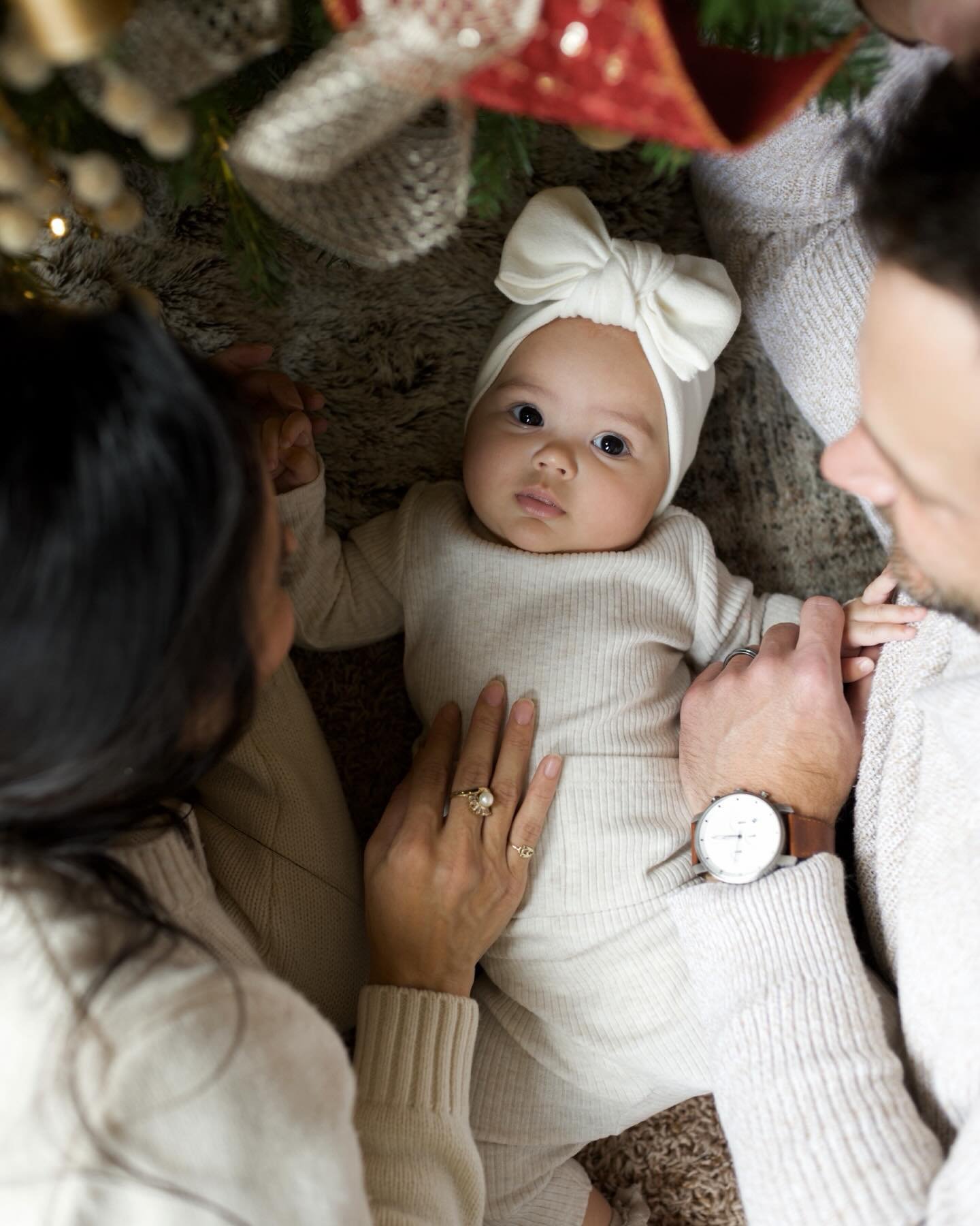 Capturing the joy of a baby&rsquo;s very first Christmas is truly special. Loved this in-home session! So honored to capture this beautiful family and the beginning of a lifetime of memories ahead!❤️🎄✨

.
.
.

Kansas City | Kansas City Photographer 