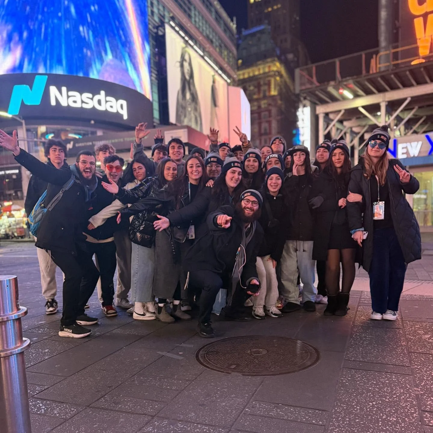 Join me live on Zoom at 12:30pm today to find out why YOU are joining the NYC Shabbaton under the brightest lights of NEW YORK! Link in bio 
#shabbaton #cteen #teens