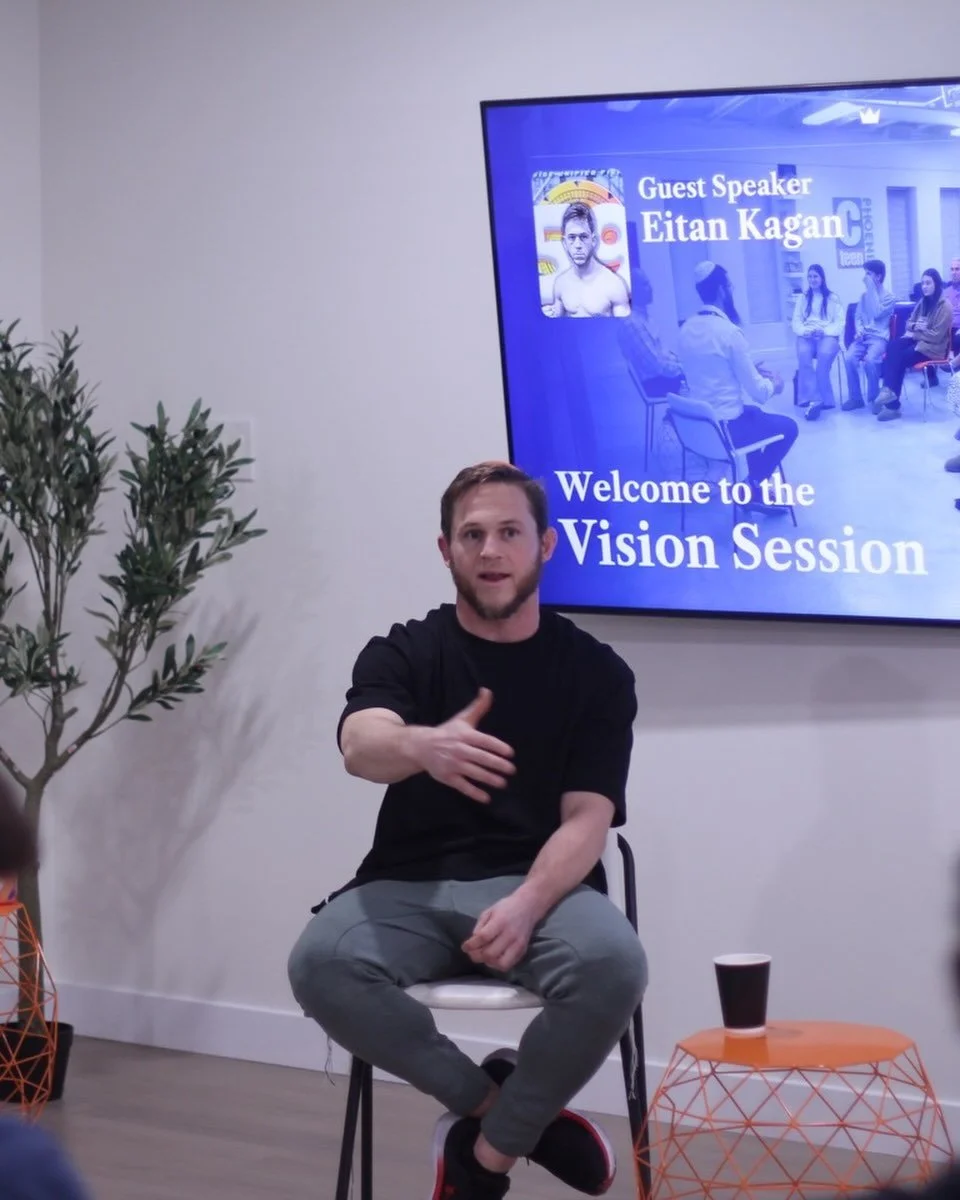 It was our distinct honor to host Eitan Kagan at our Solomon Leadership session: a three-time Israeli MMA titleholder and Pan-American Champion. Eitan shared powerful insights on building a vision, drawing from his own journey: a boy who once dreamed