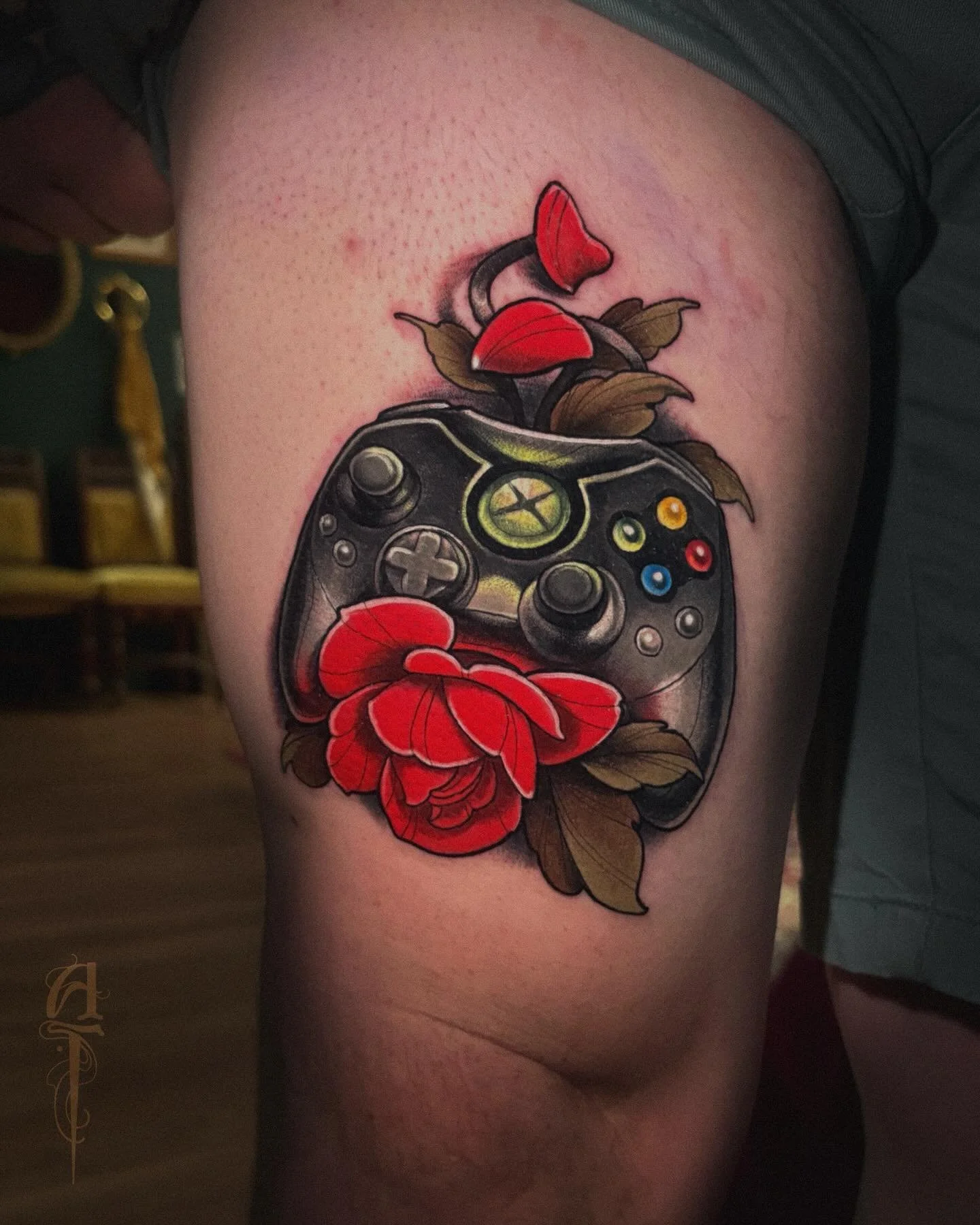 Xbox controller for Tom 🎮
I&rsquo;ve stopped bringing my fancy camera to work and it shows 🤡 
📍 @thegildedgoblintattoo 
🖍️ @inkjecta @starbritecolors @metrixtattoo @hustlebutterdeluxe 
#tattoos #gaming #gamingtattoo #xbox #videogametattoo