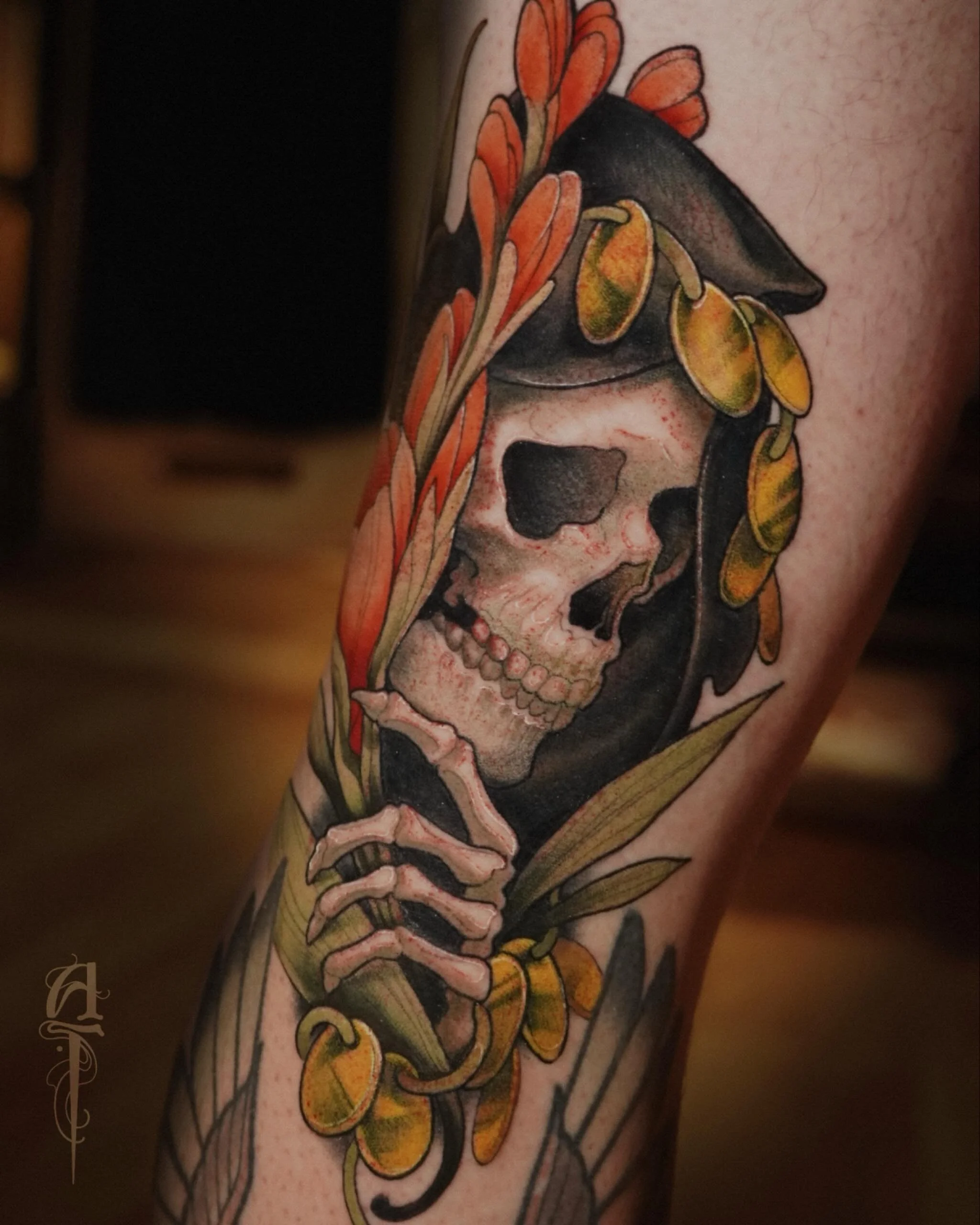 A skully boi for Bryce 💀 
Almost didn&rsquo;t post this one because of redness and blood, but this is what skin does when it is stabbed with tiny needles so deal with it &hearts;️
📍 @thegildedgoblintattoo 
🖍️ @inkjecta @metrixtattoo @starbritecolo