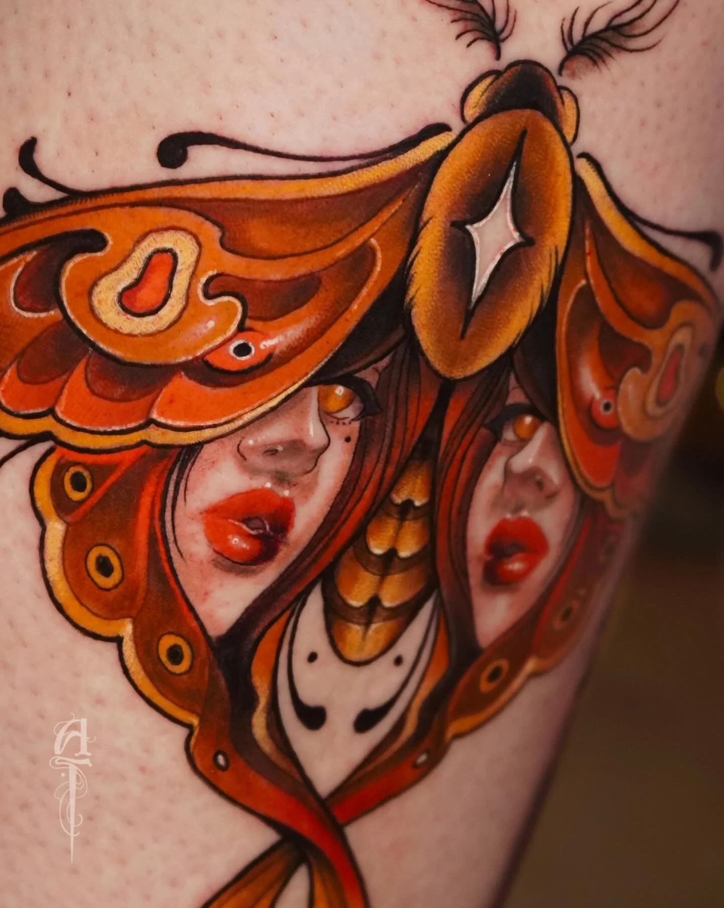 Symmetry.
Thanks so much Kiarna &hearts;️ 
📍 @thegildedgoblintattoo 
🖍️ made with @inkjecta @metrixtattoo @starbritecolors @biotat_ 
&bull;
#tattoos #tats #tattoodesign #moth #moths #mothtattoo #ladyface #ladyfacetattoo #symmetrical #symmetricalart