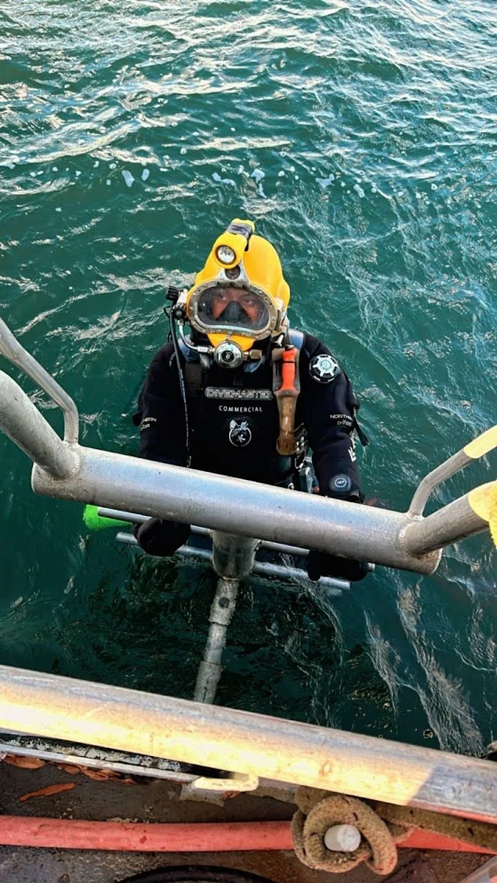 commercial diver_leepow.jpg